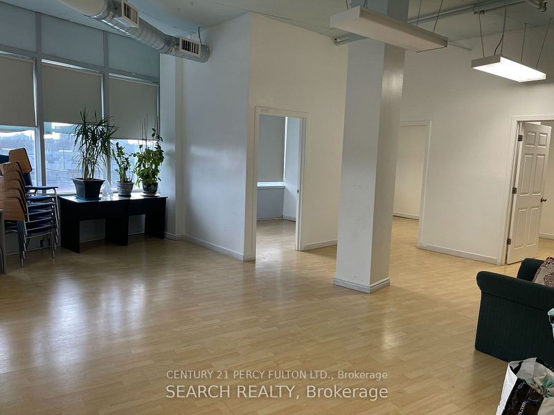 #367a&b - 4438 Sheppard Avenue Property Photo 5