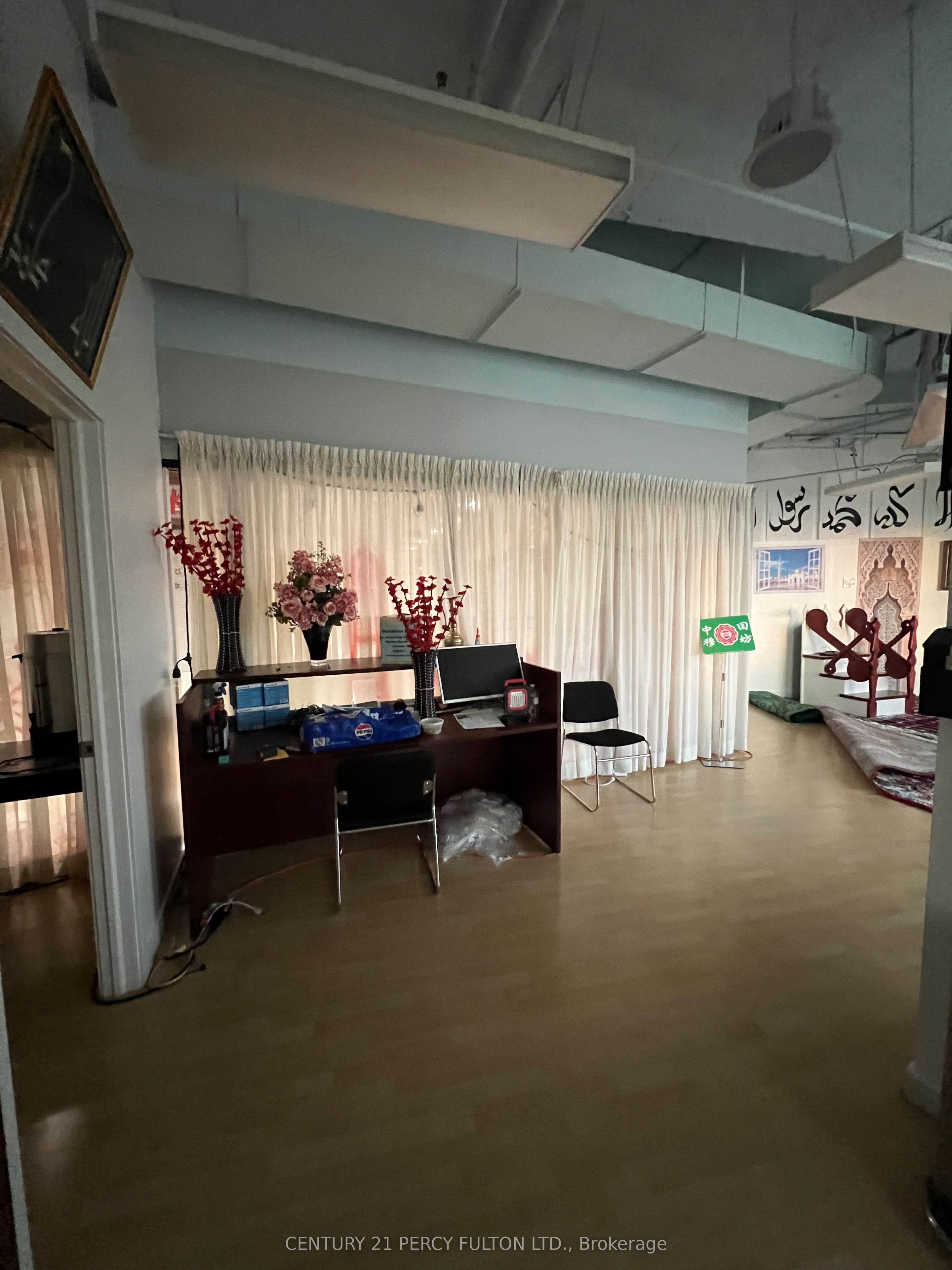 #367a&b - 4438 Sheppard Avenue Property Photo 14