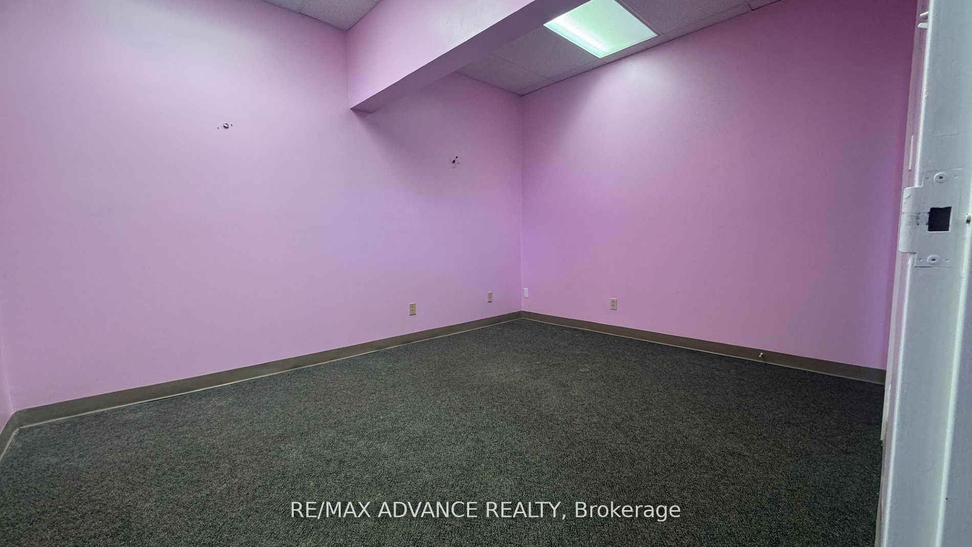 #unit 8 - 4245 Sheppard Avenue Property Photo 3