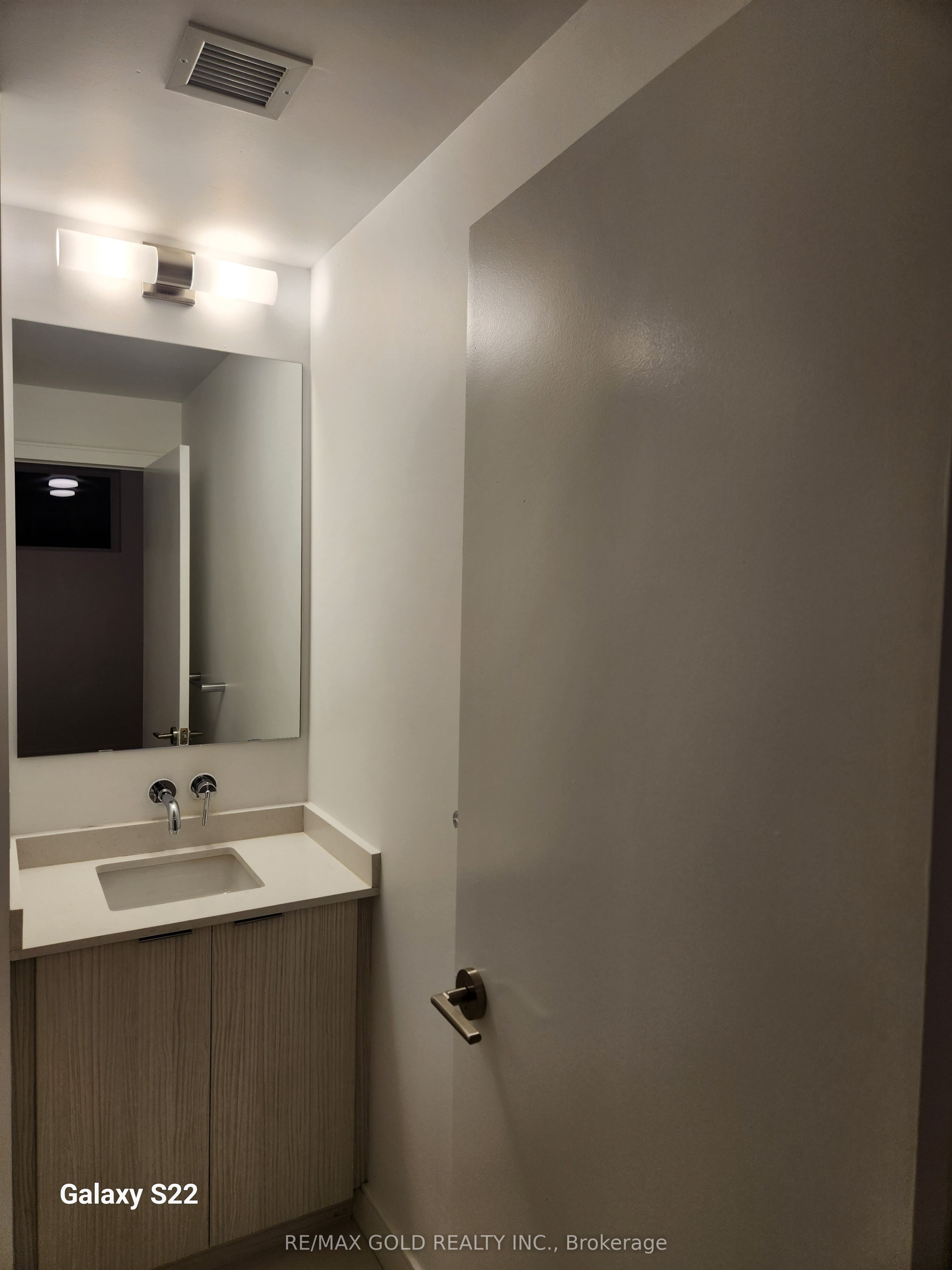 #5 - 180 Clonmore Drive Property Photo 9