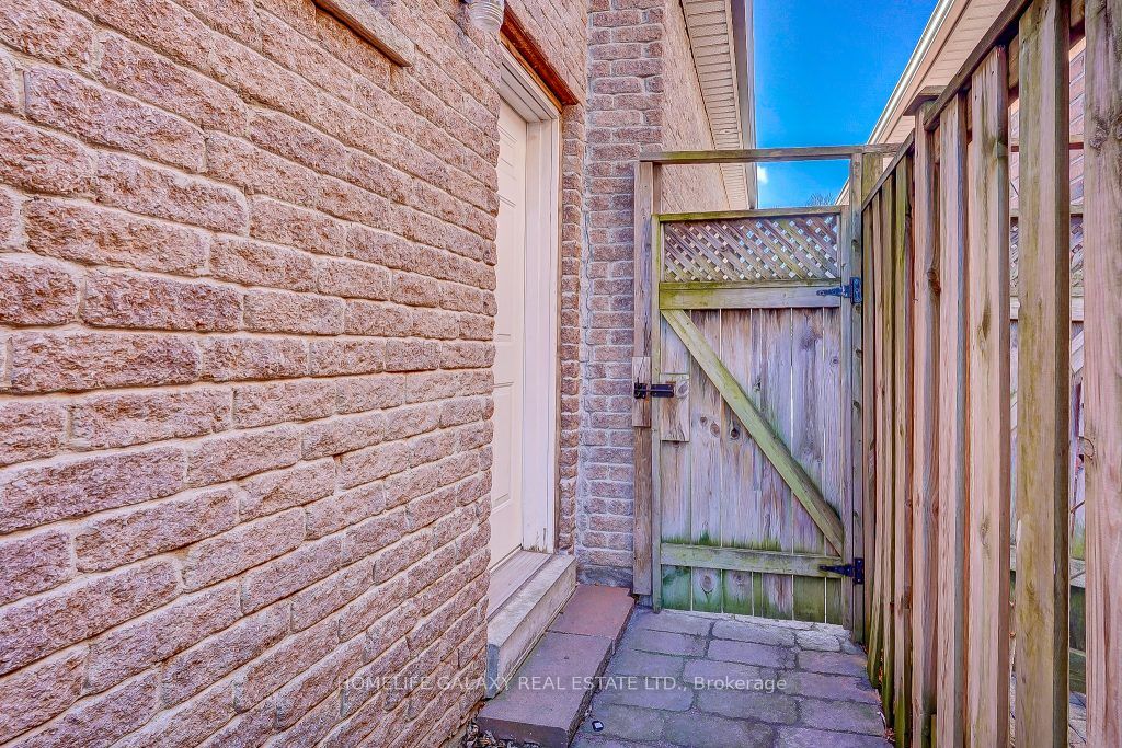 #bsmnt - 39 Goldene Way Property Photo 2
