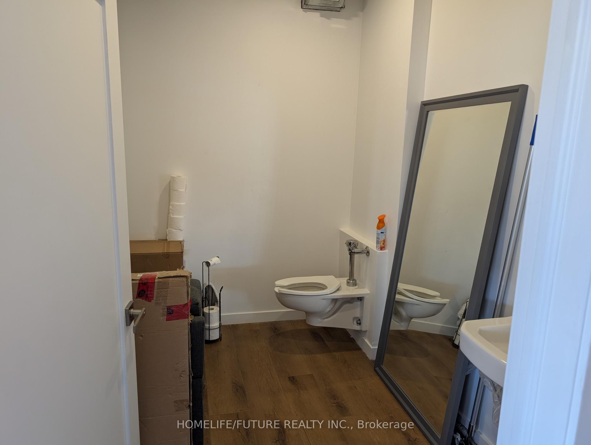 #101 - 3520 Danforth Avenue Property Photo 4