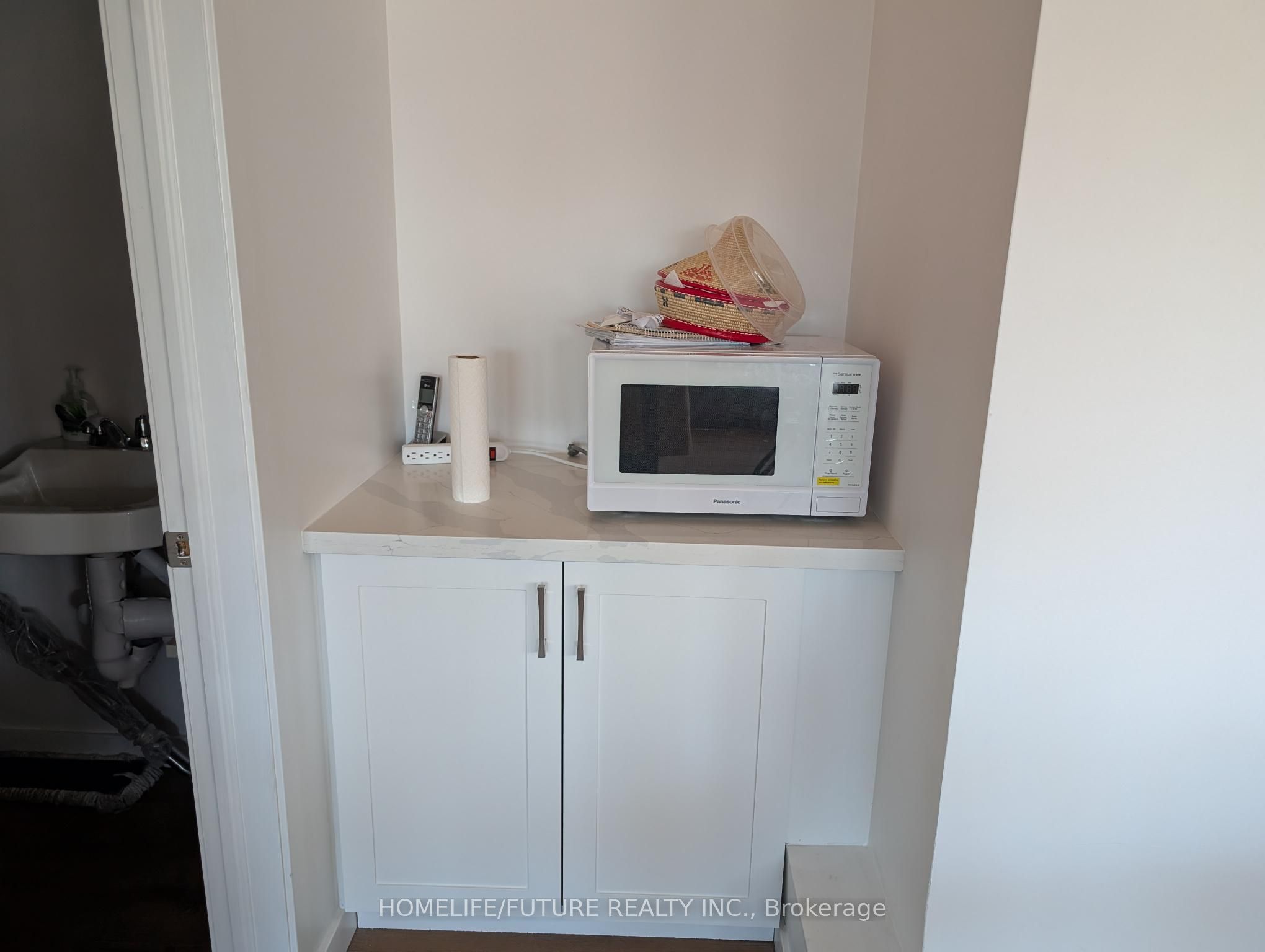 #101 - 3520 Danforth Avenue Property Photo 16