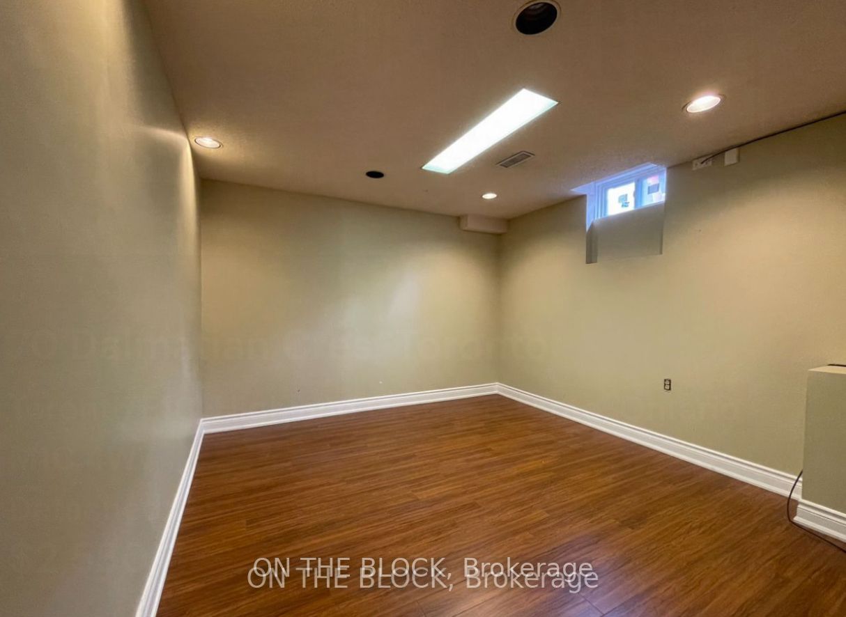 70 Dalmatian Crescent Property Photo 6