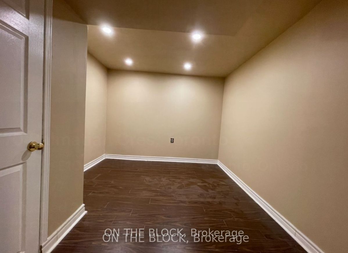 70 Dalmatian Crescent Property Photo 7