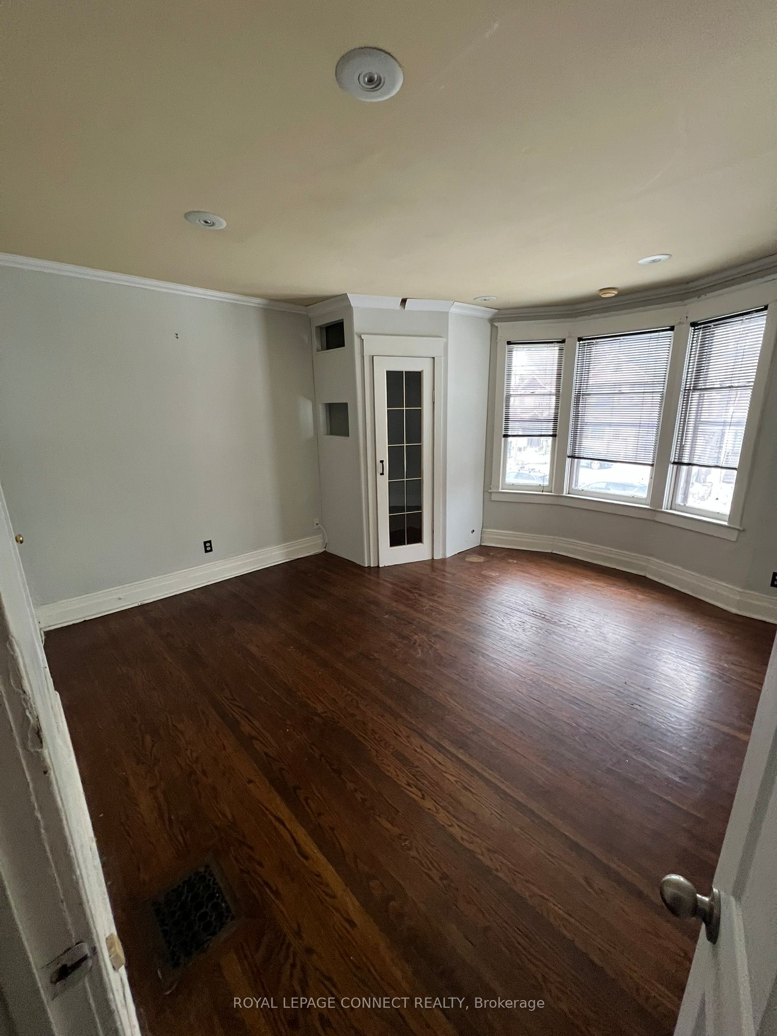 920 Woodbine Avenue Property Photo 7