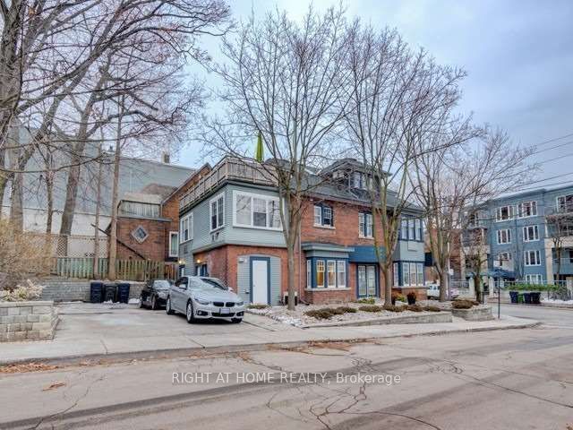 2212 Queen Street Property Photo 4