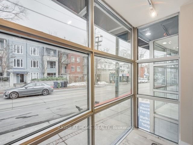 2212 Queen Street Property Photo 6