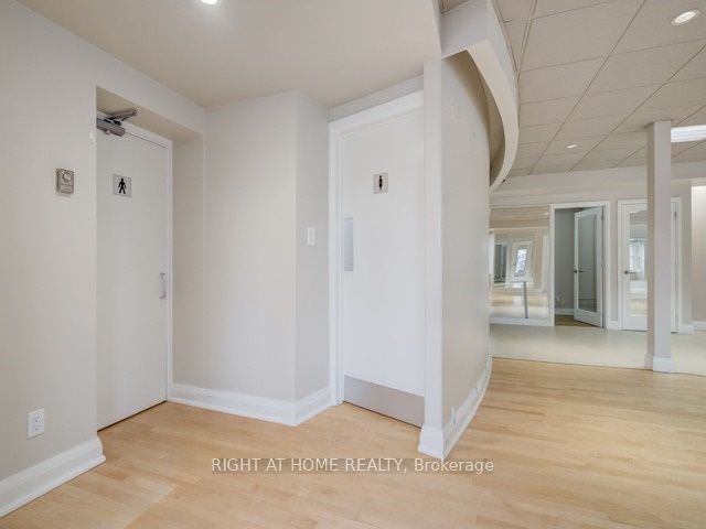 2212 Queen Street Property Photo 11