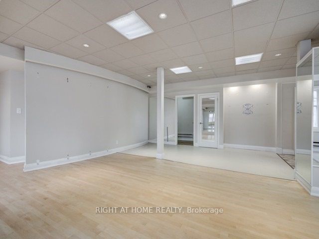 2212 Queen Street Property Photo 14