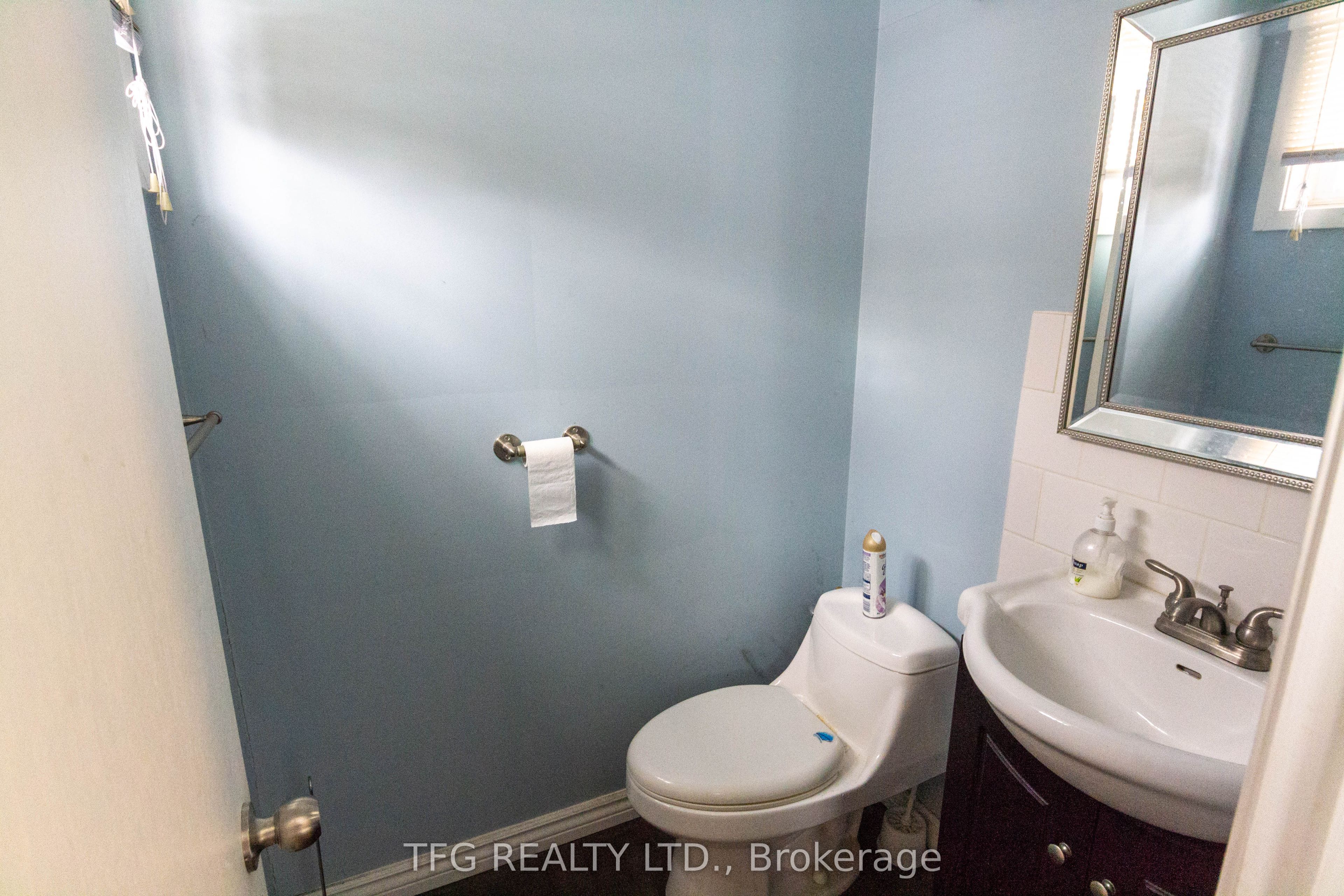 463 Bond Street Property Photo 6