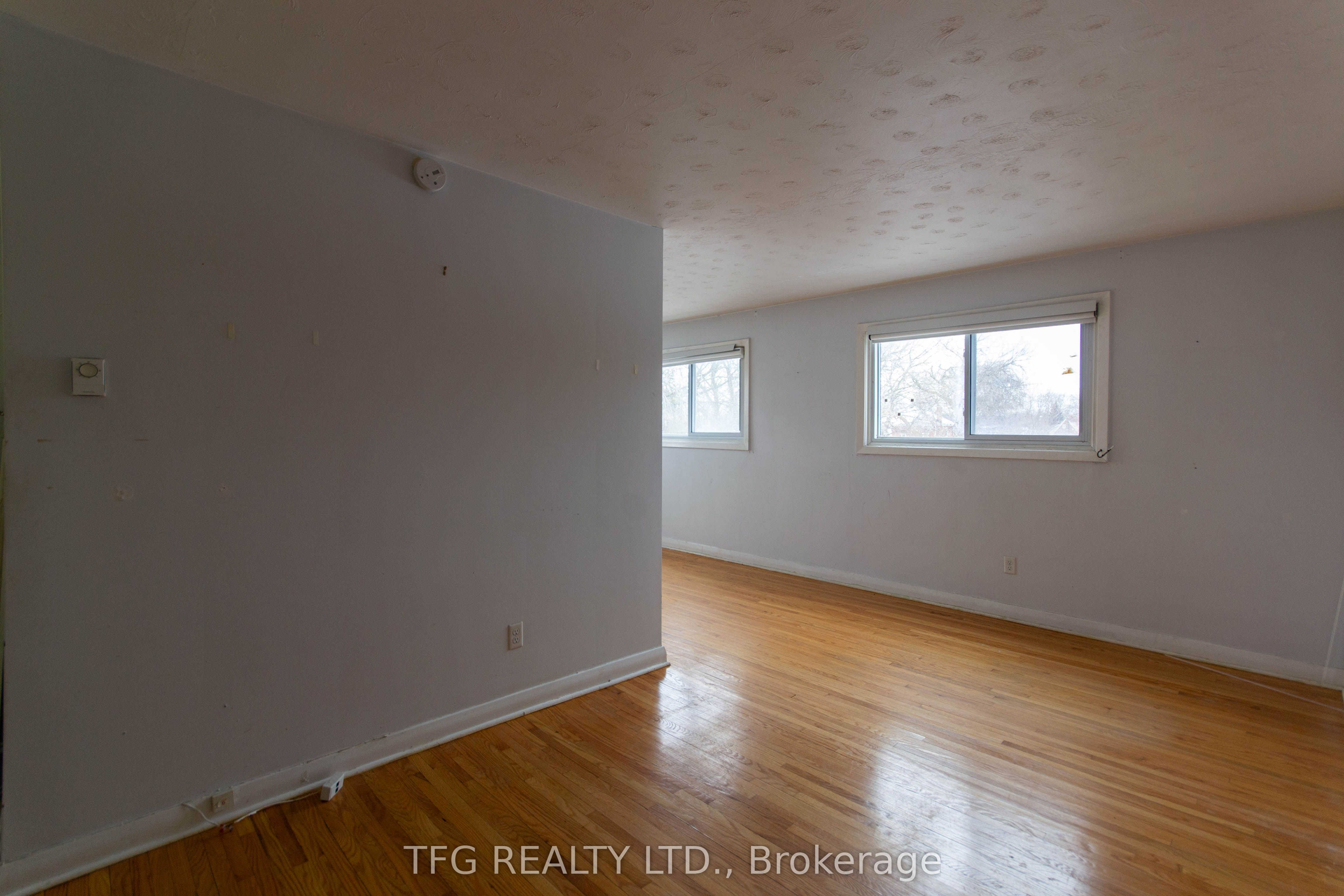 463 Bond Street Property Photo 8