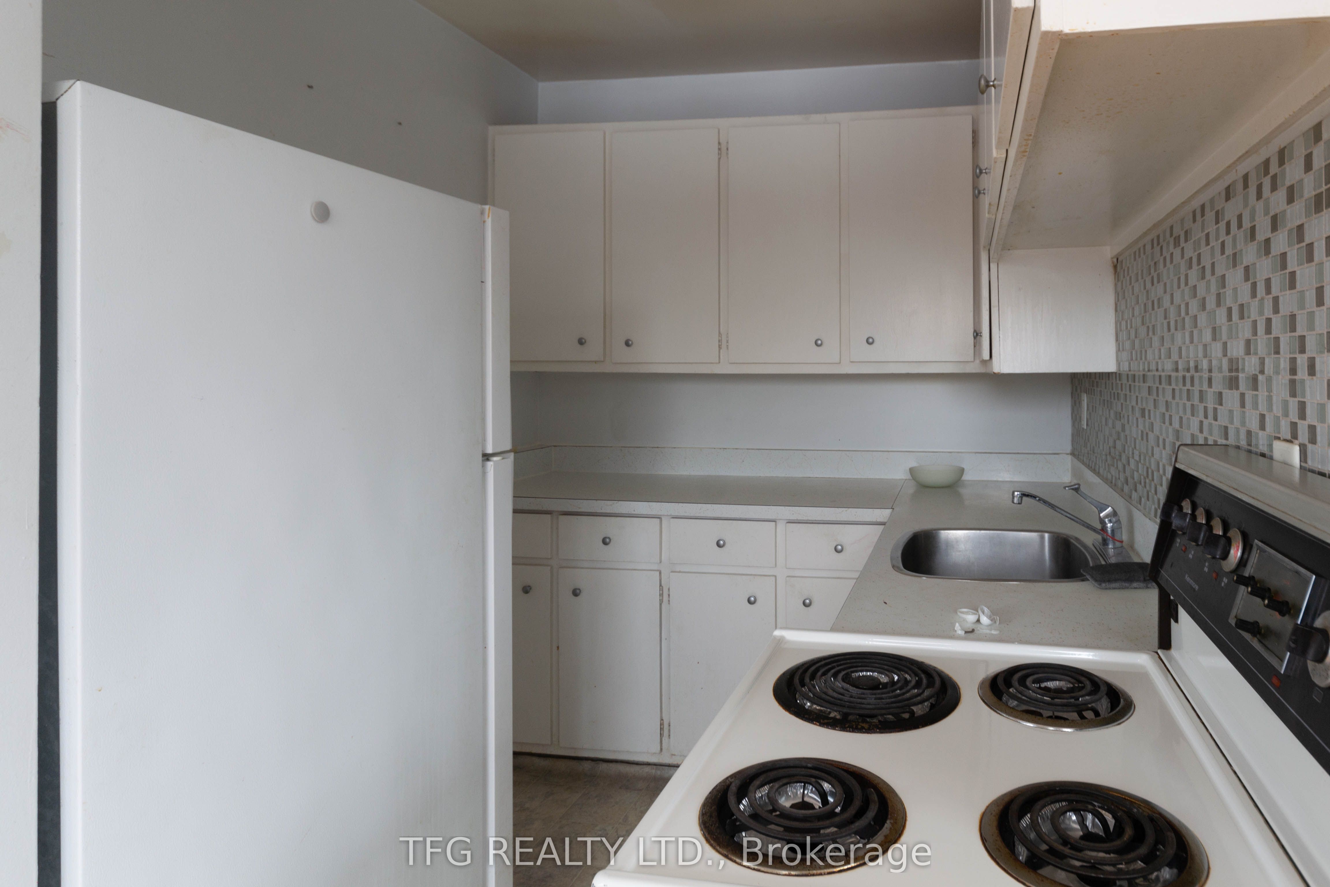 463 Bond Street Property Photo 10