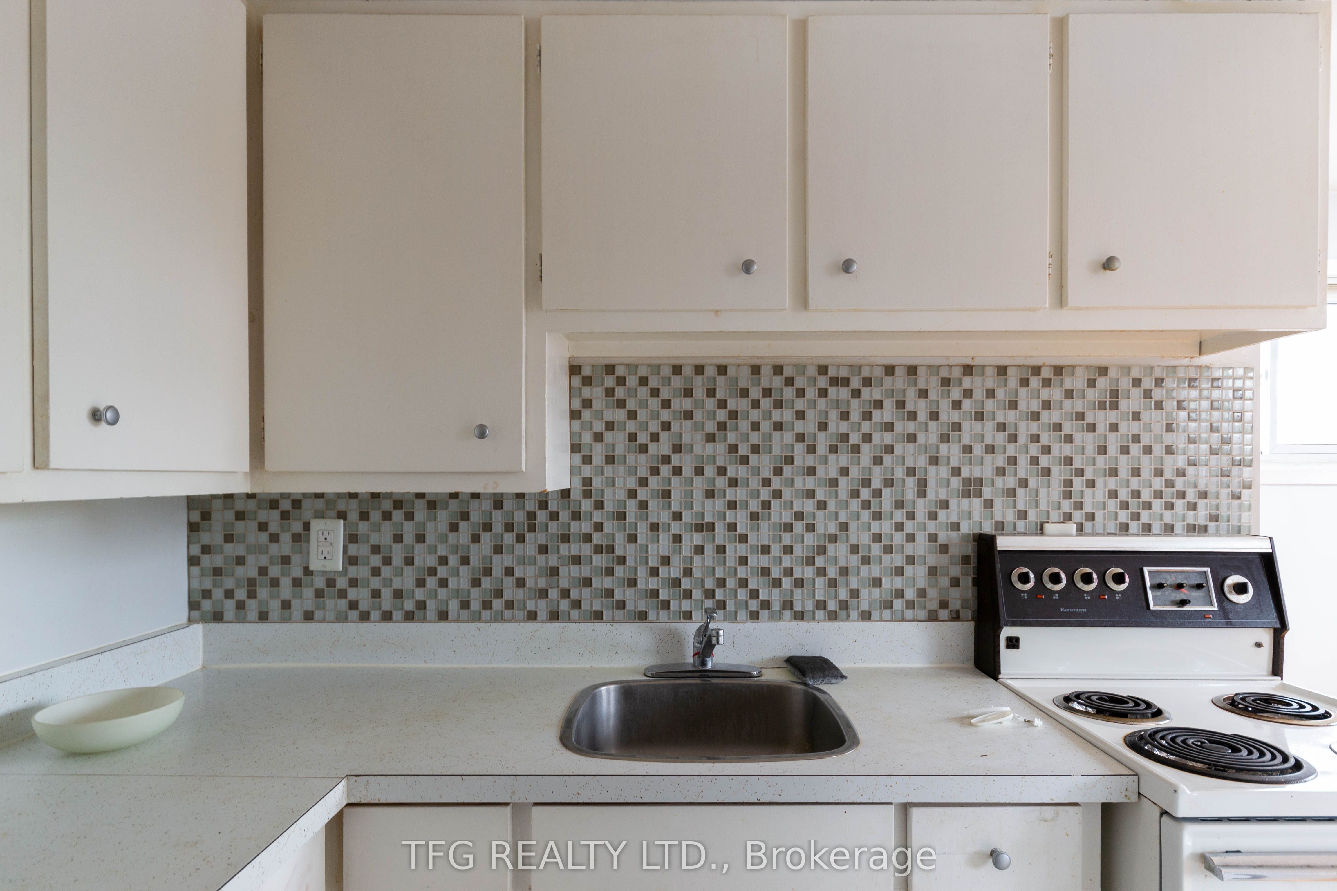 463 Bond Street Property Photo 11