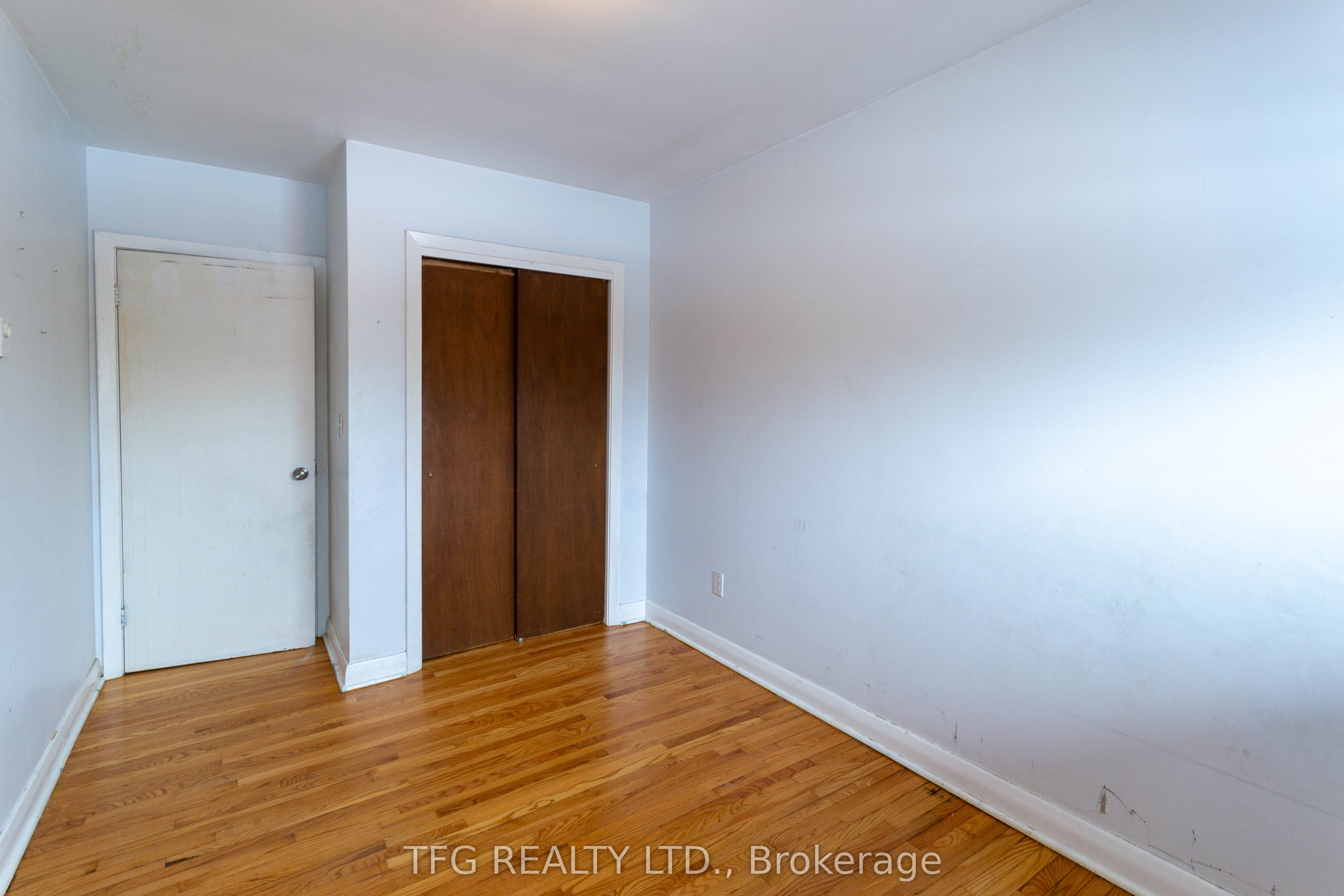463 Bond Street Property Photo 14