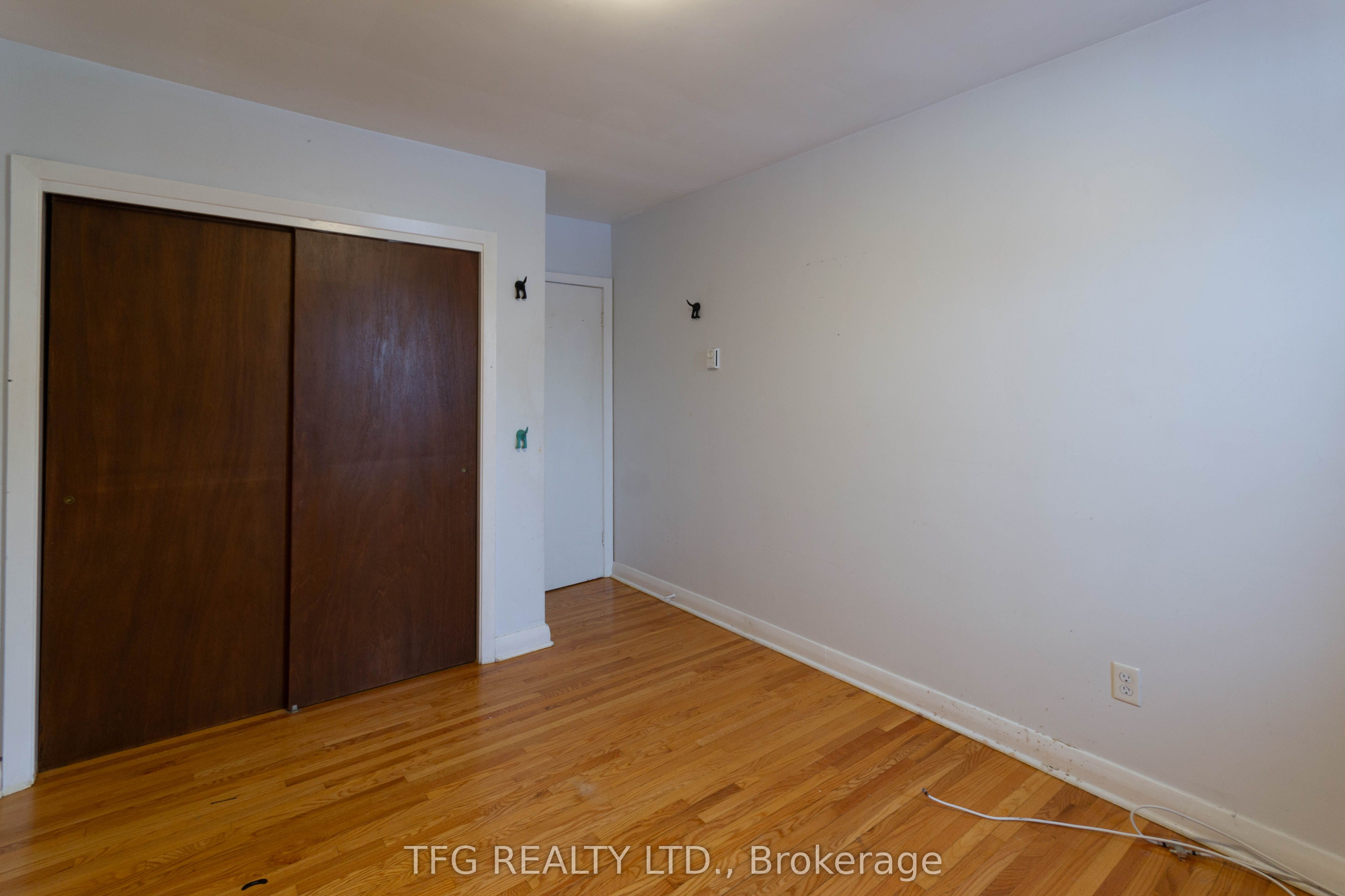 463 Bond Street Property Photo 15
