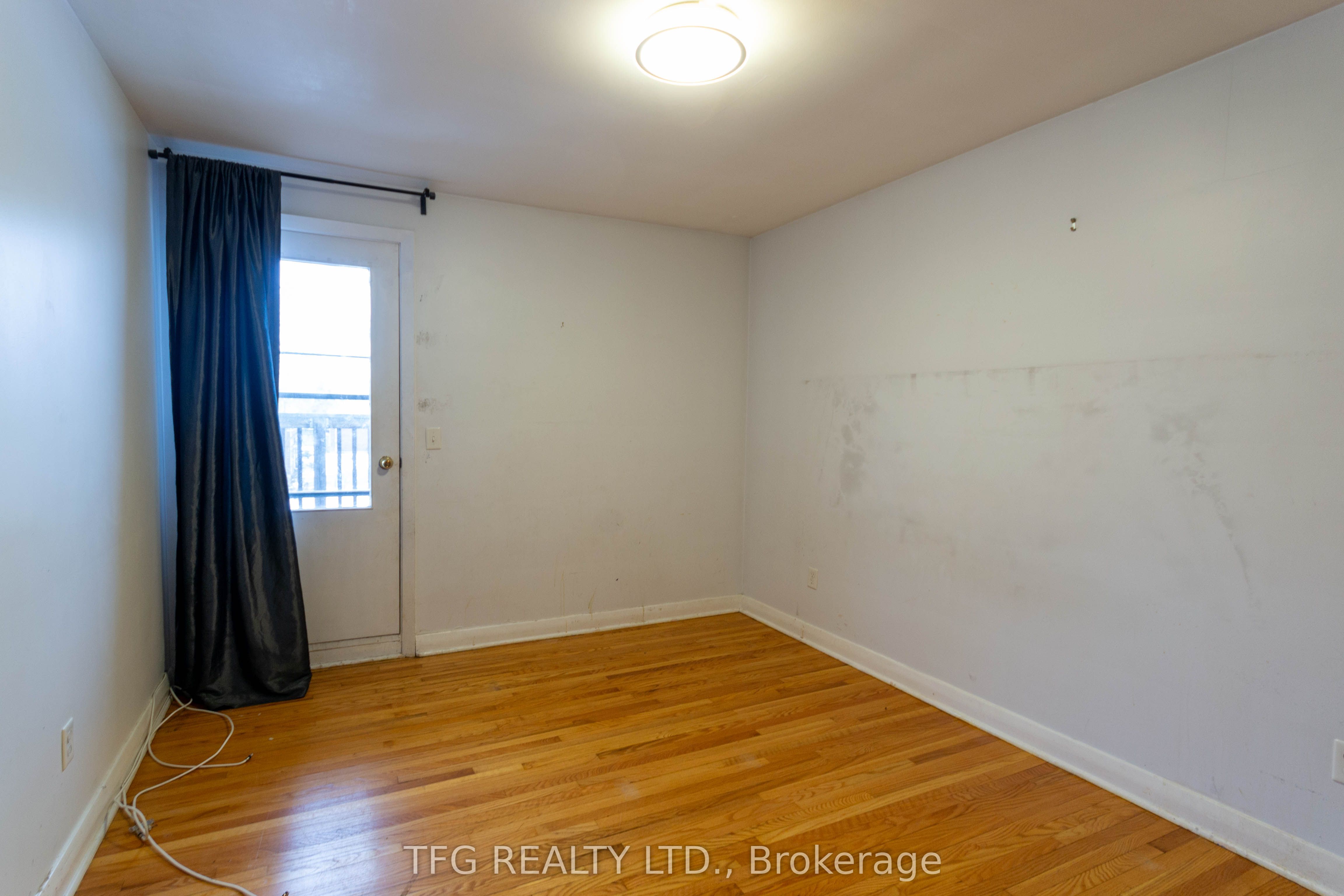 463 Bond Street Property Photo 16