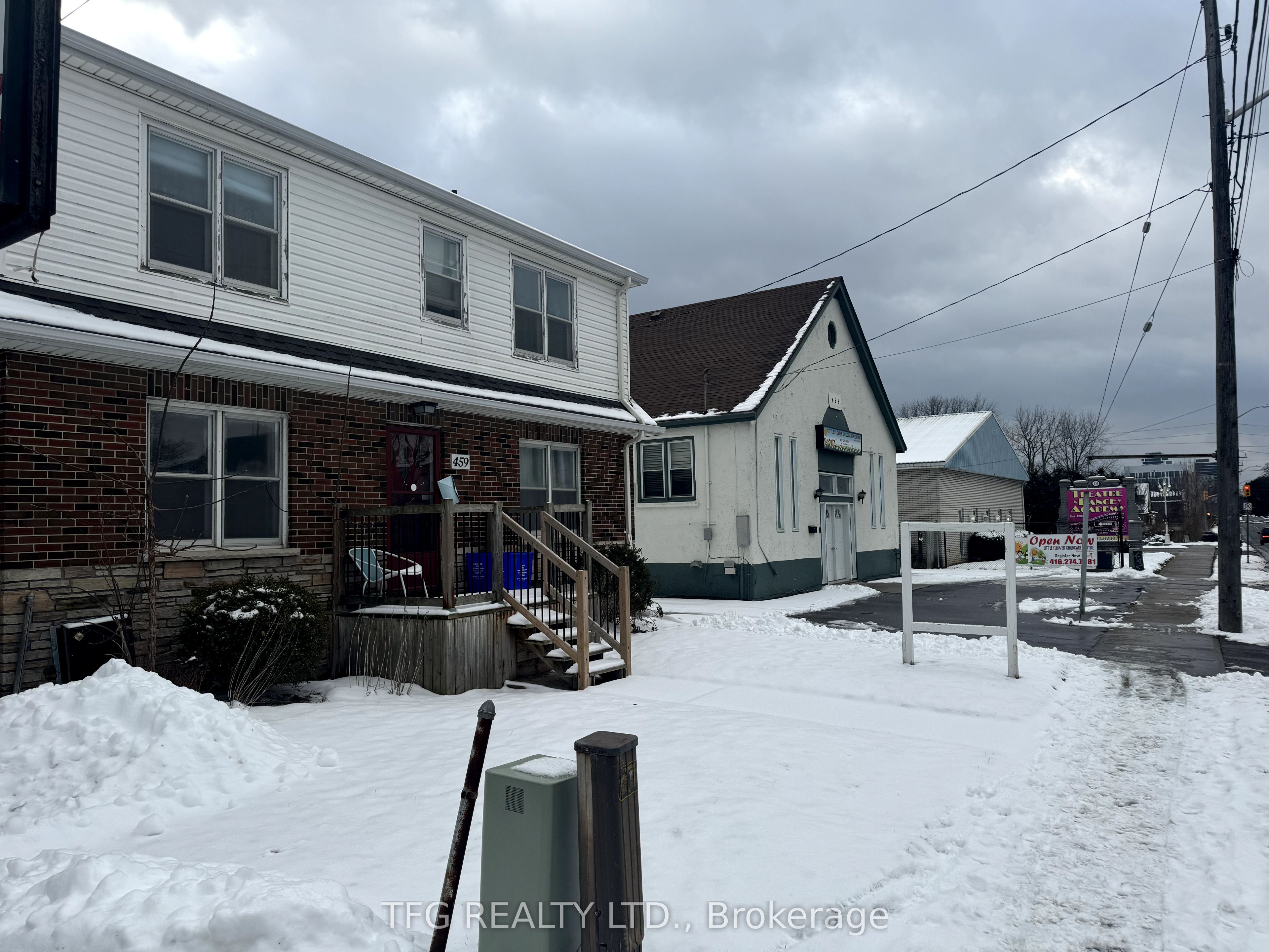 455 Bond Street Property Photo 2