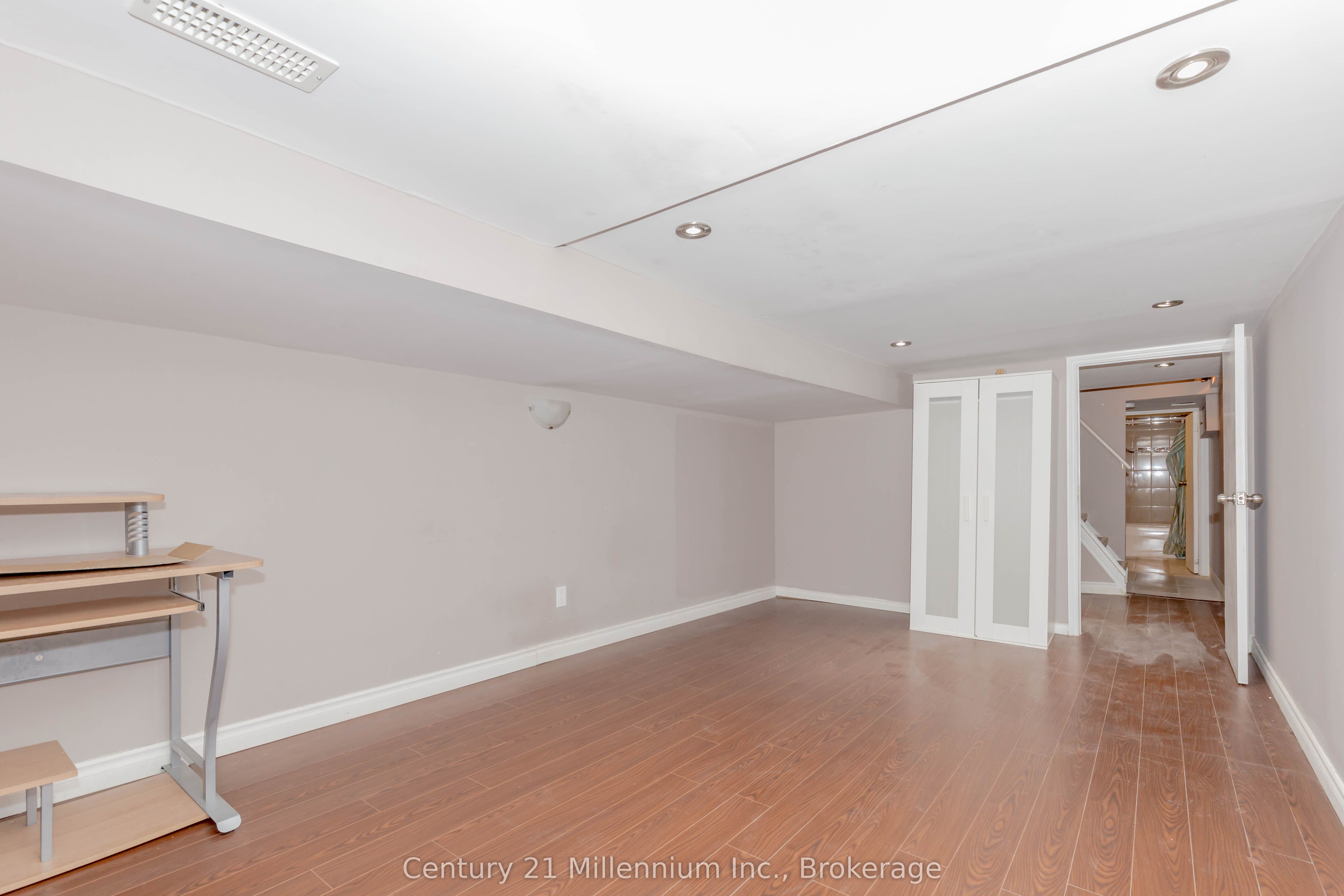 69 Laing Street Property Photo 32