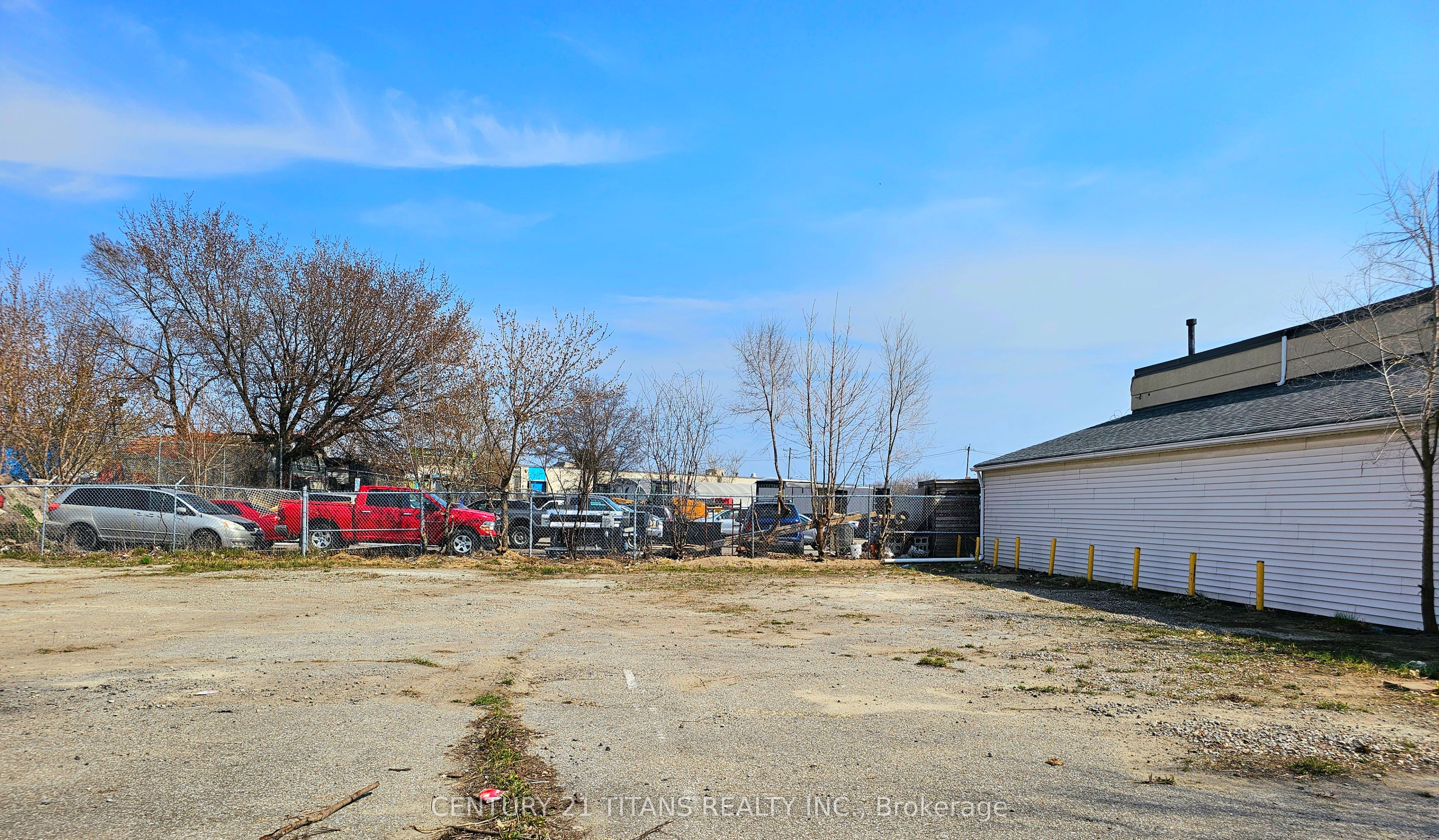 323 Danforth Road Property Photo 6