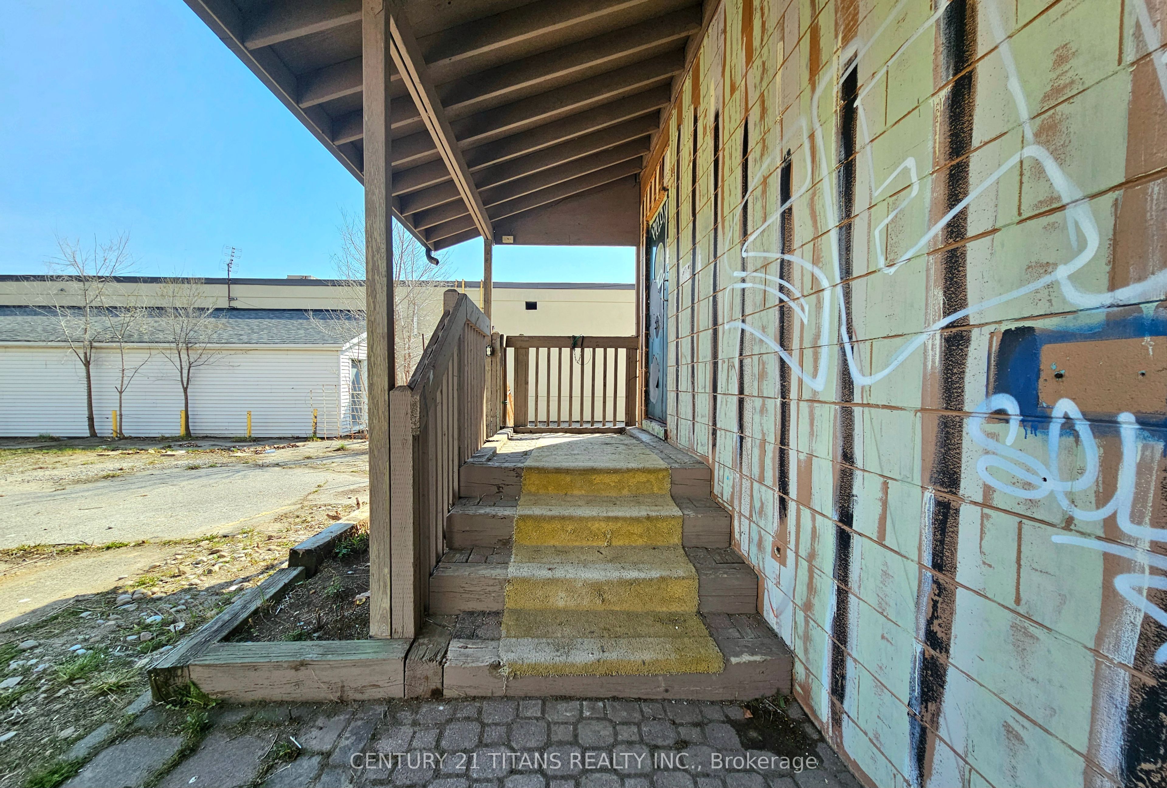 323 Danforth Road Property Photo 7