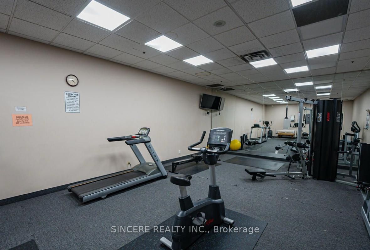 #502 - 8 Lee Centre Drive Property Photo 10
