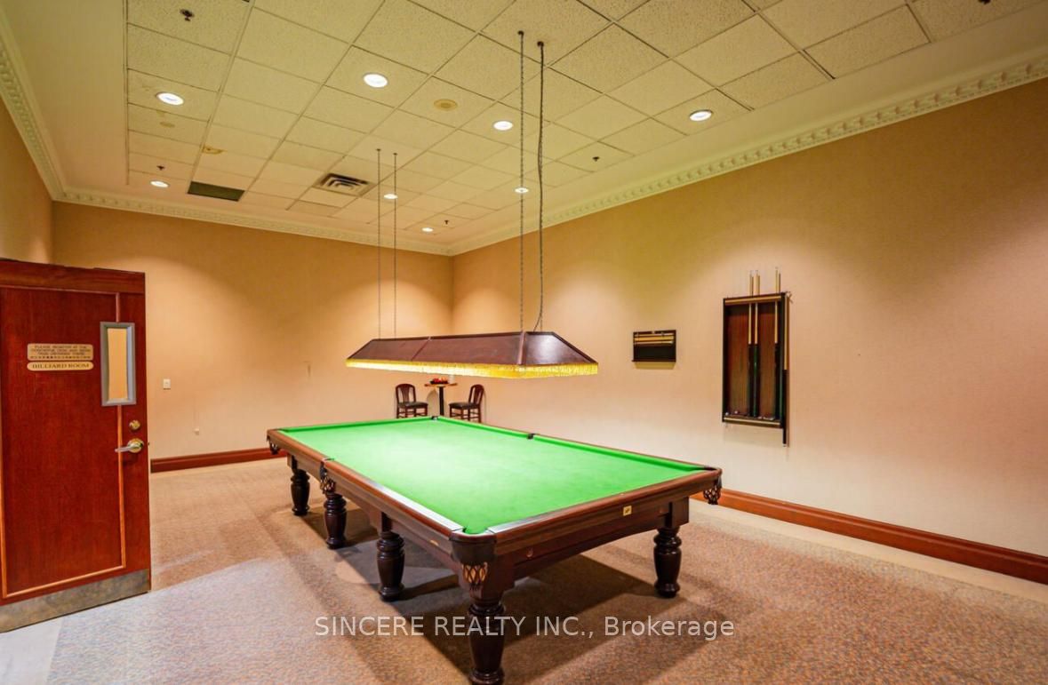 #502 - 8 Lee Centre Drive Property Photo 20