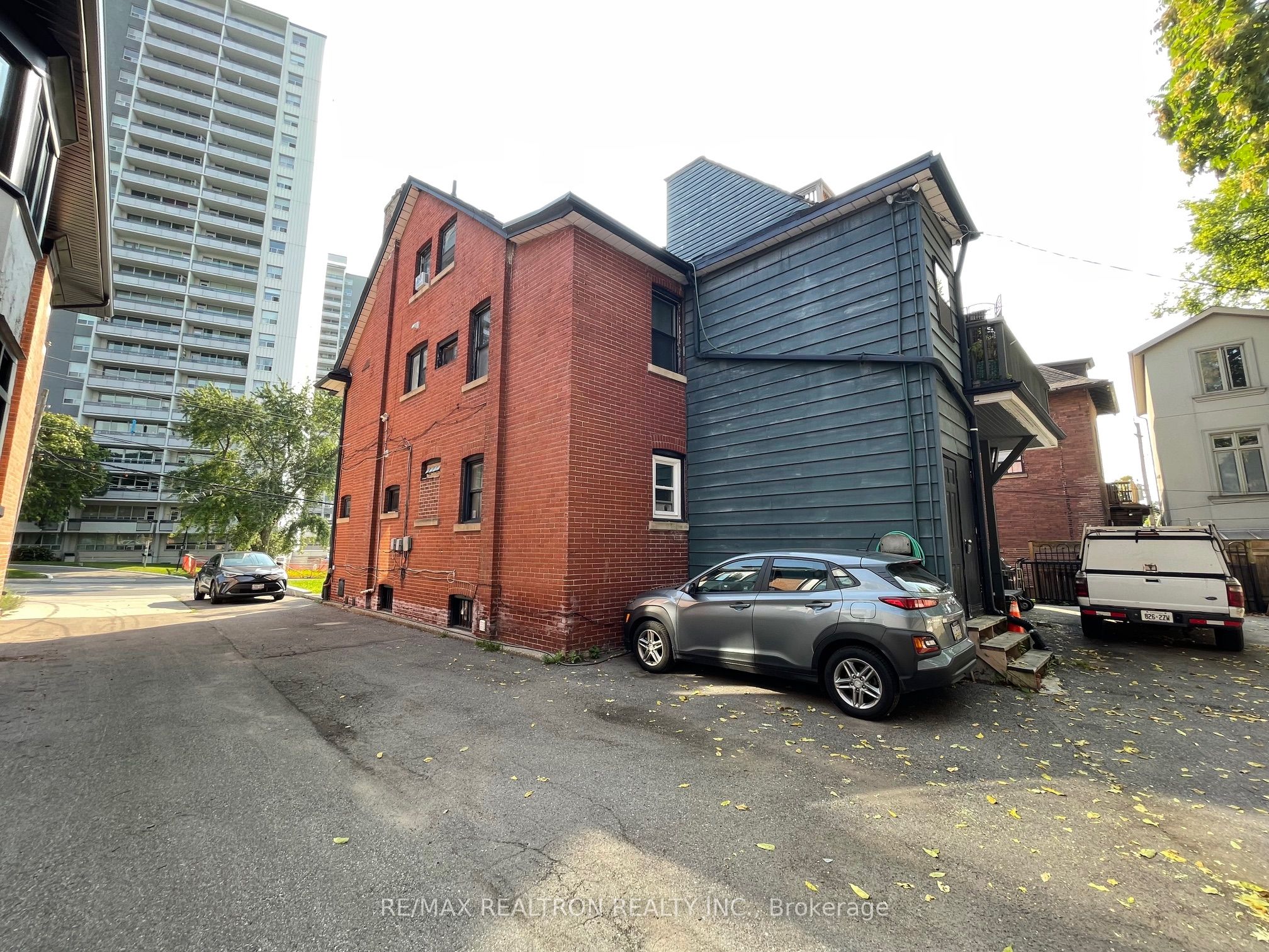 648 Broadview Avenue Property Photo 5