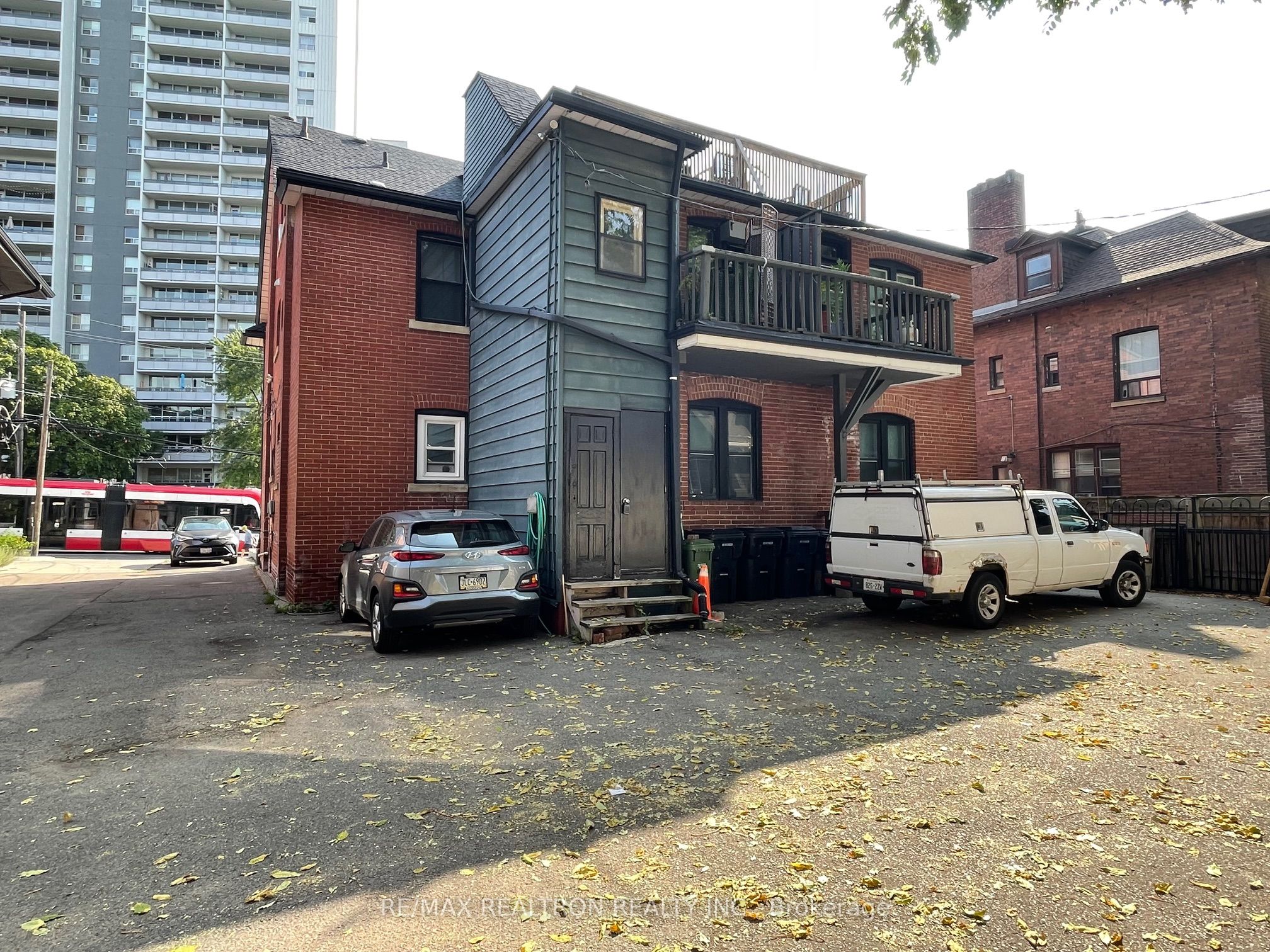 648 Broadview Avenue Property Photo 7