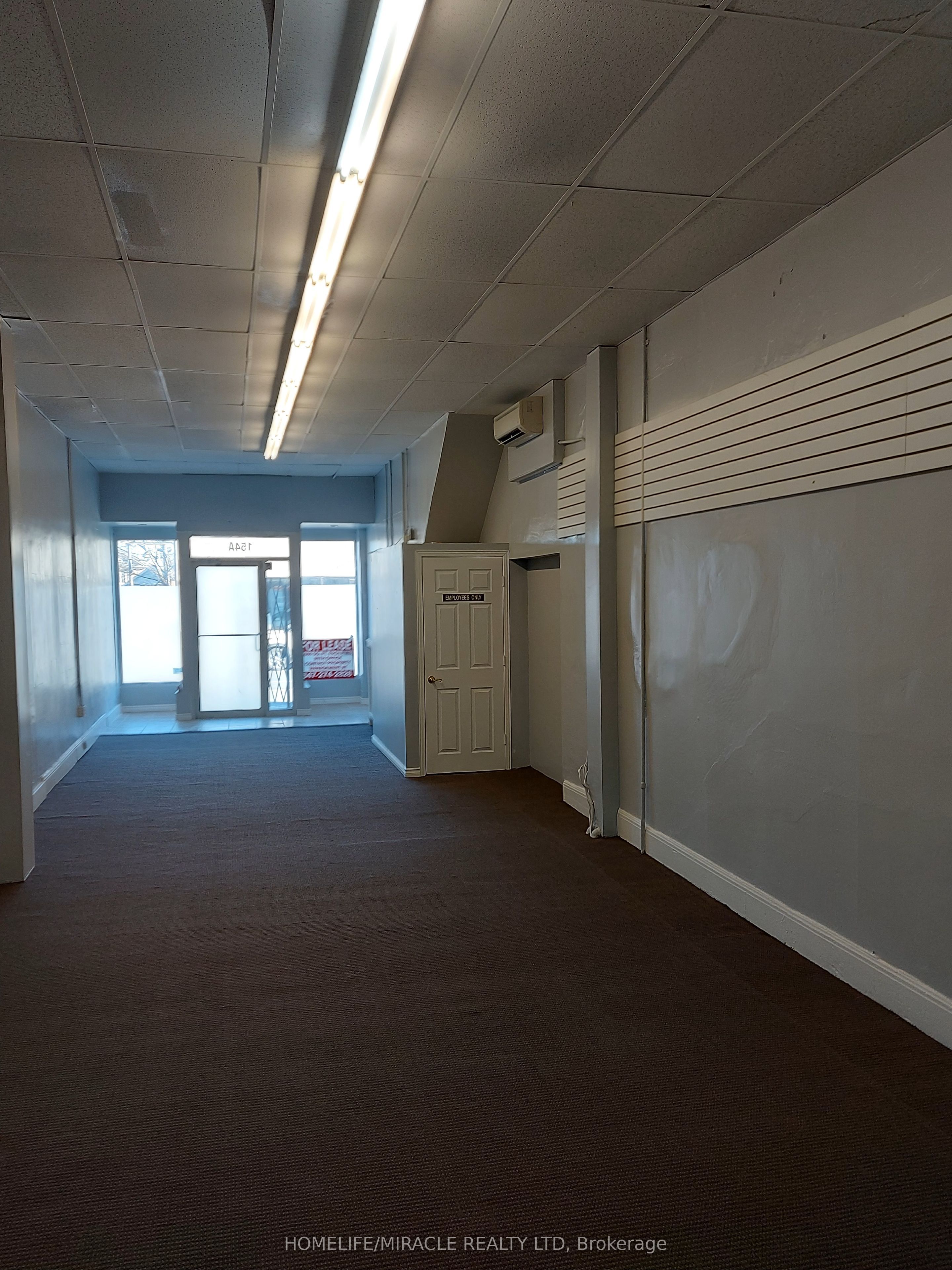 154 Simcoe Street Property Photo 3