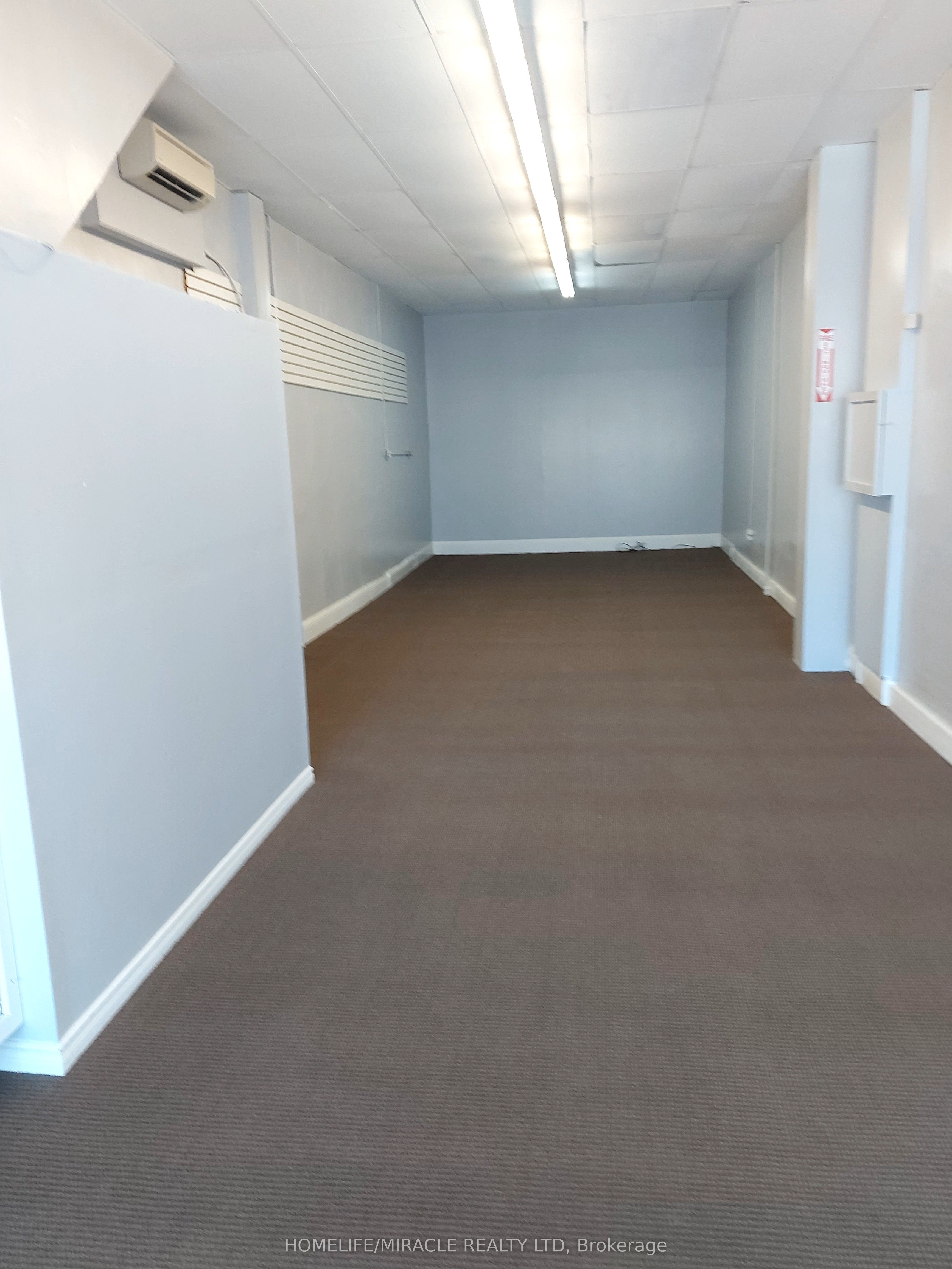 154 Simcoe Street Property Photo 4