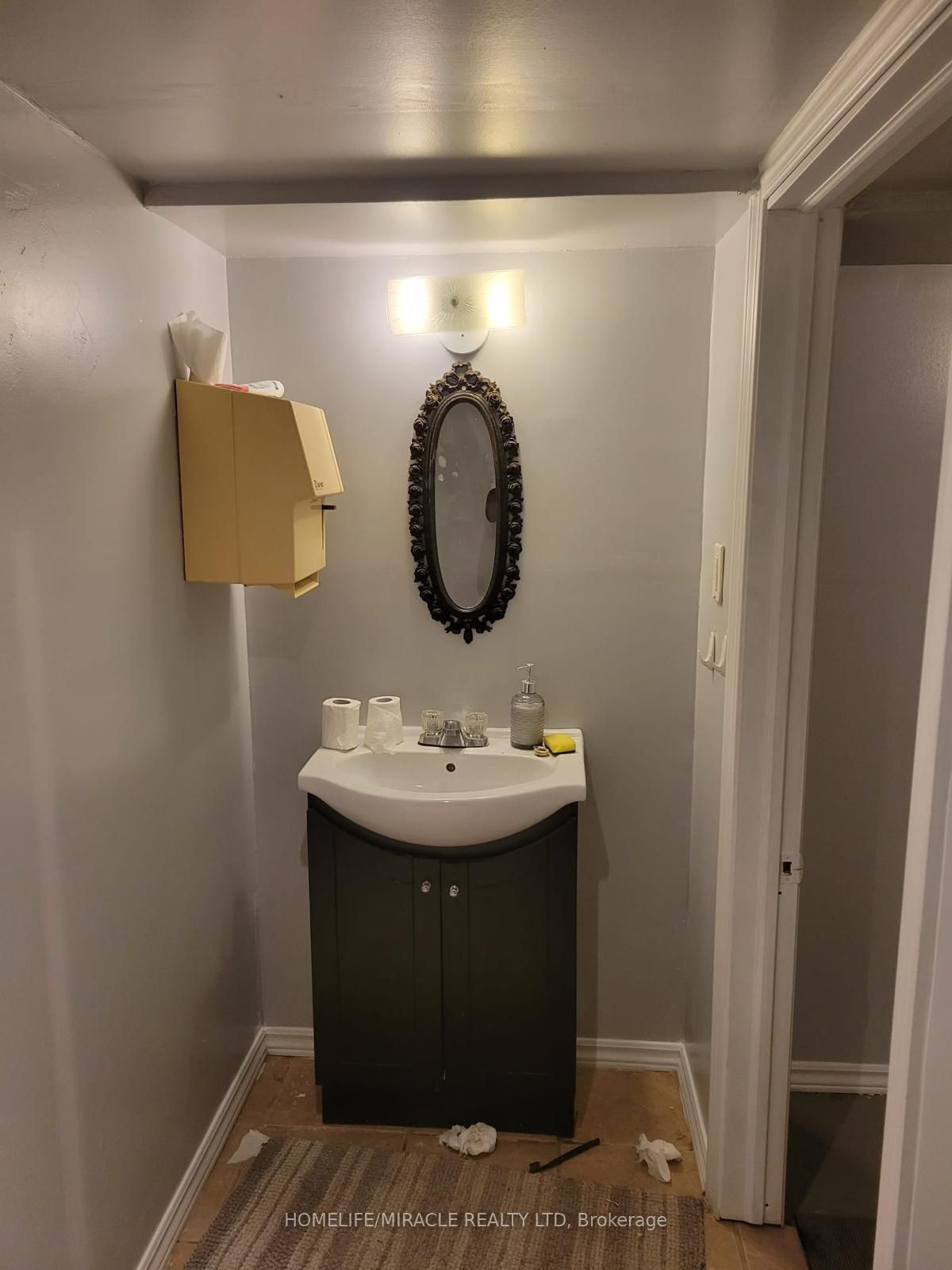 154 Simcoe Street Property Photo 7