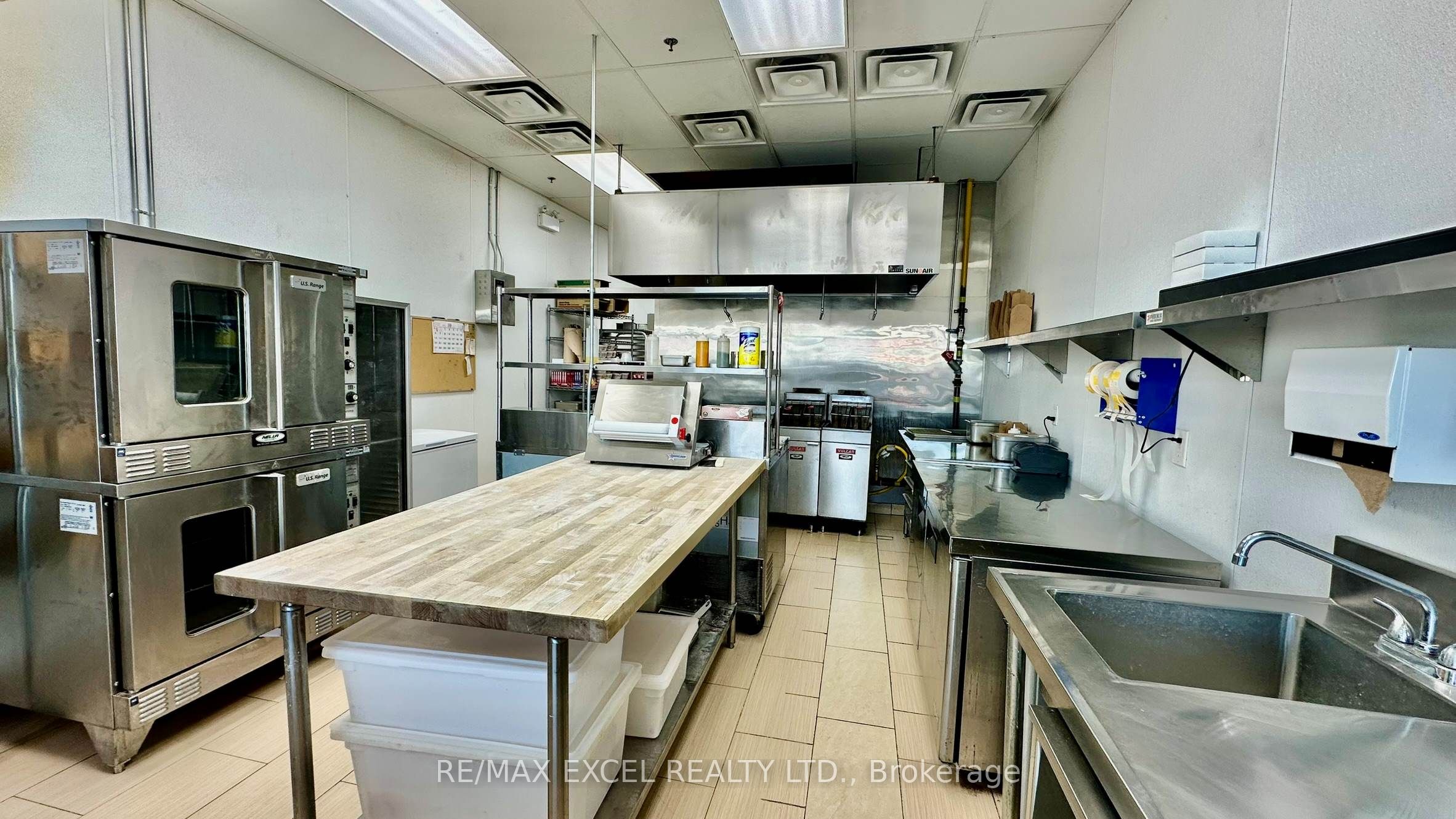 #e111 - 3262 Midland Avenue Property Photo 4