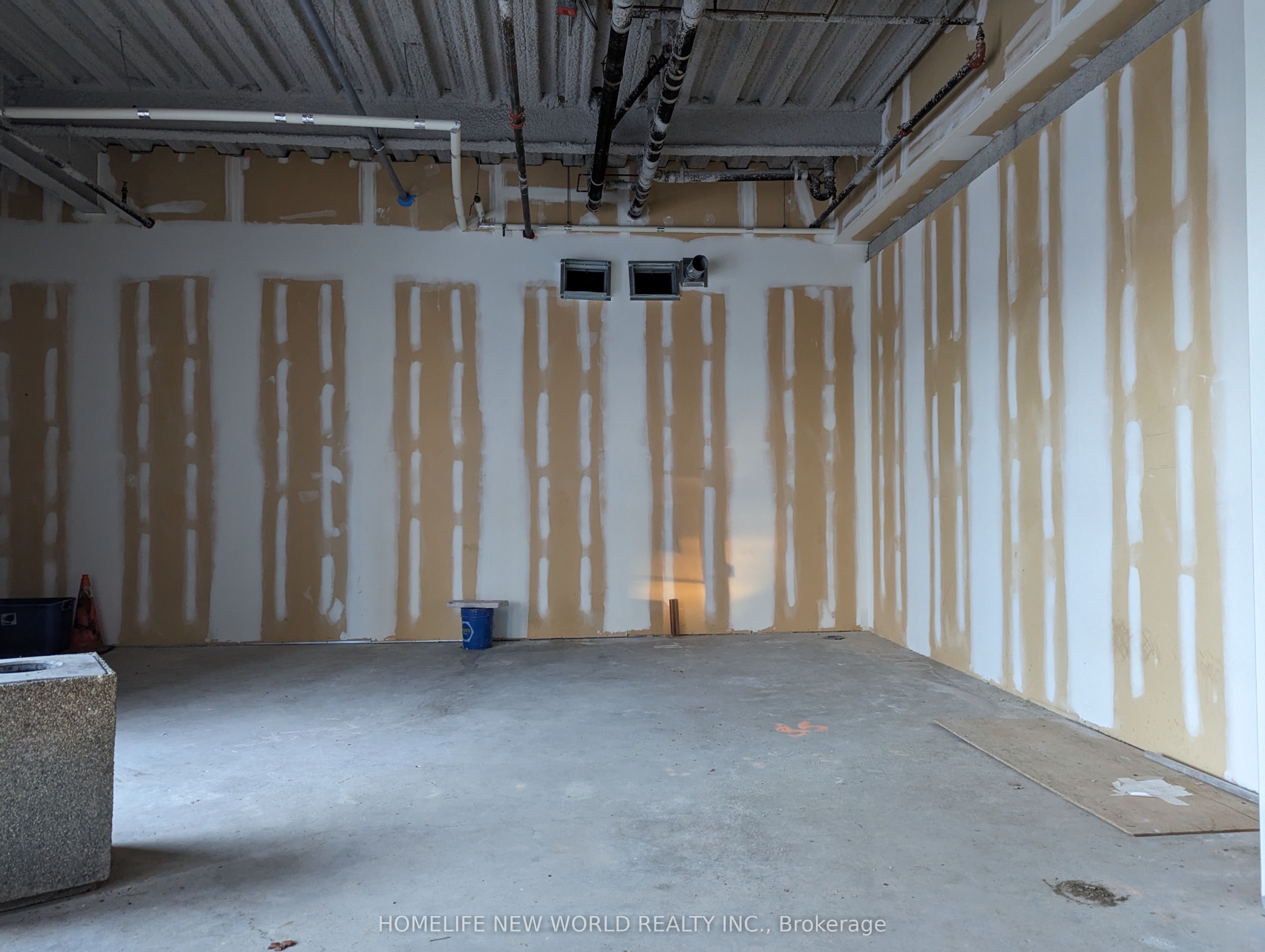 #1f - 2330 Kennedy Road Property Photo 18
