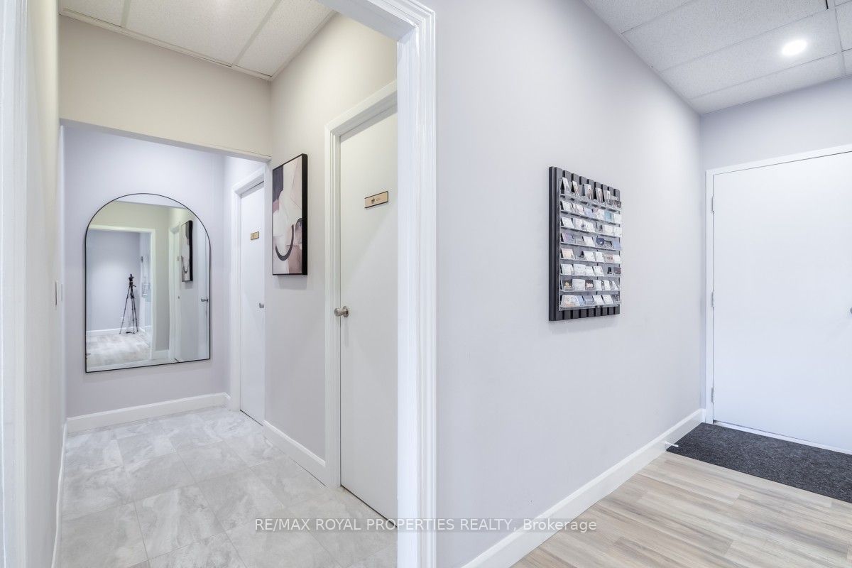 #203 - 15 Harwood Avenue Property Photo 14