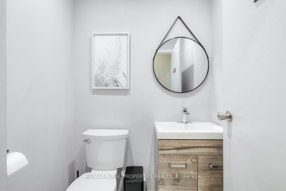 #203 - 15 Harwood Avenue Property Photo 16