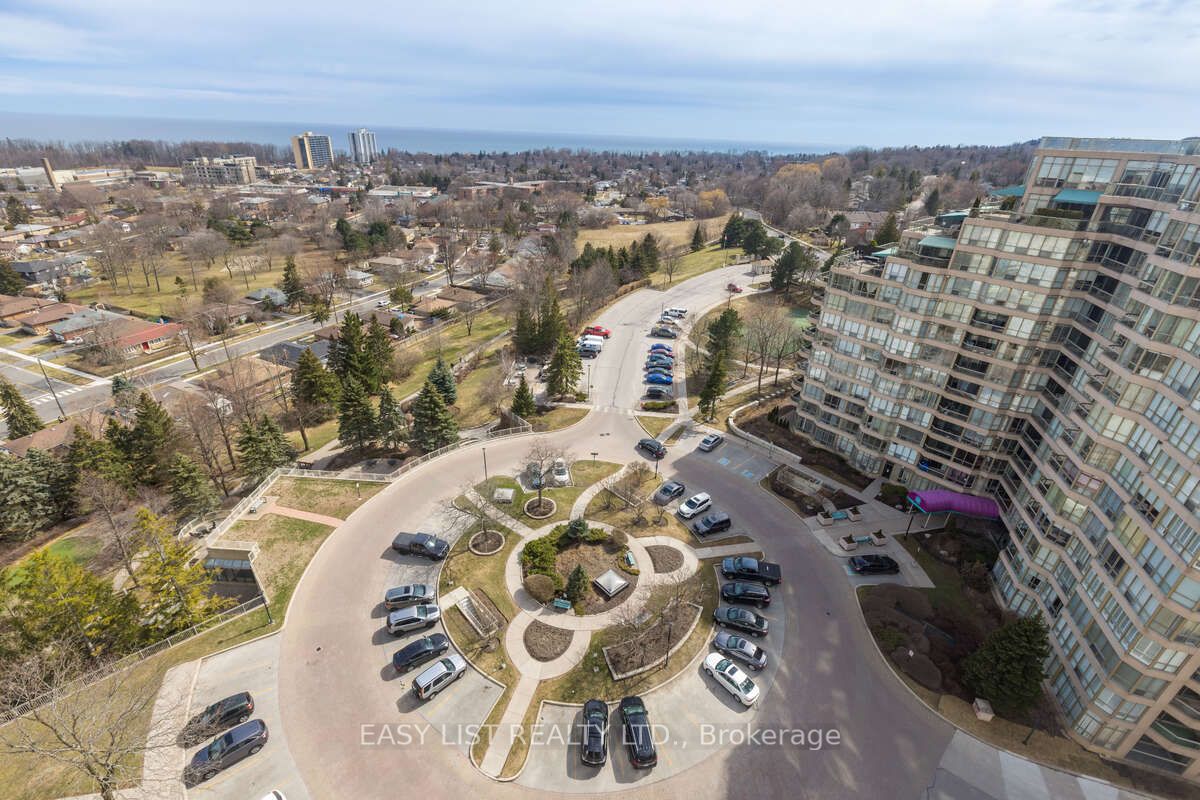 #ph14 - 20 Guildwood Parkway Property Photo 2