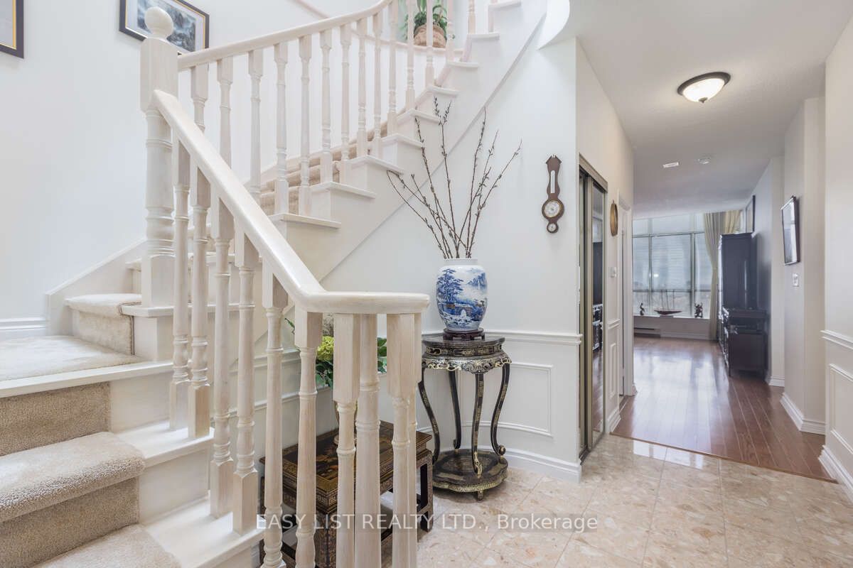 #ph14 - 20 Guildwood Parkway Property Photo 5