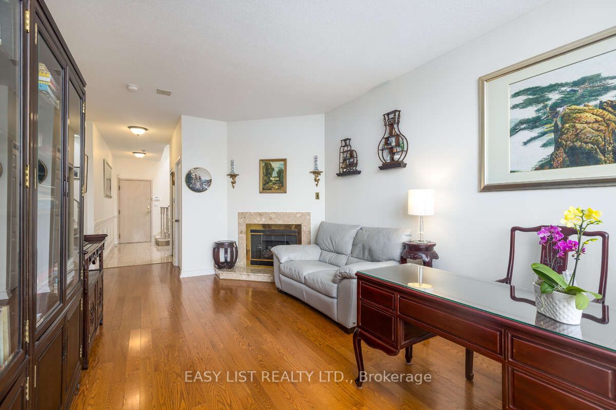 #ph14 - 20 Guildwood Parkway Property Photo 18