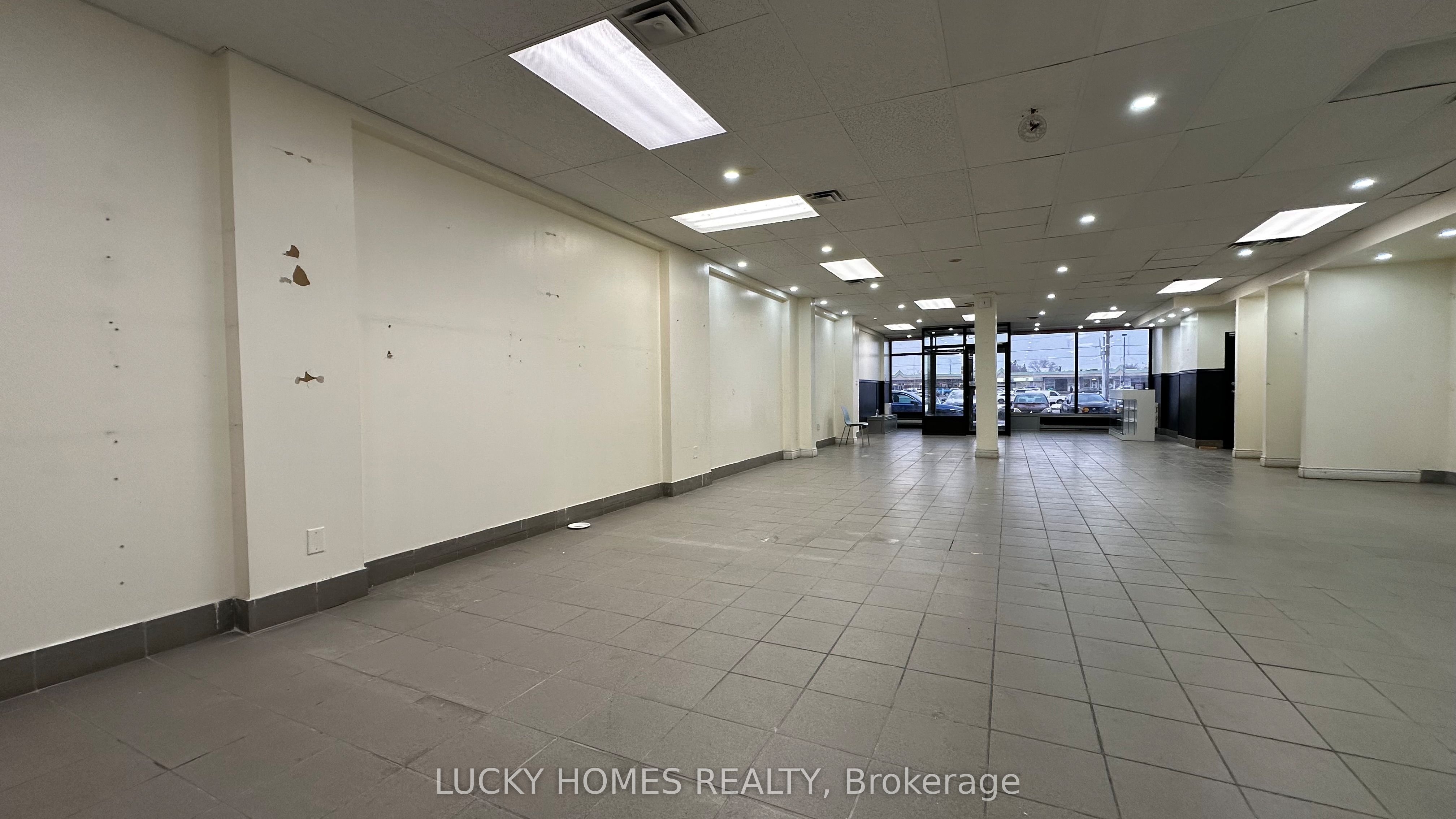 2679 Eglinton Avenue Property Photo 9