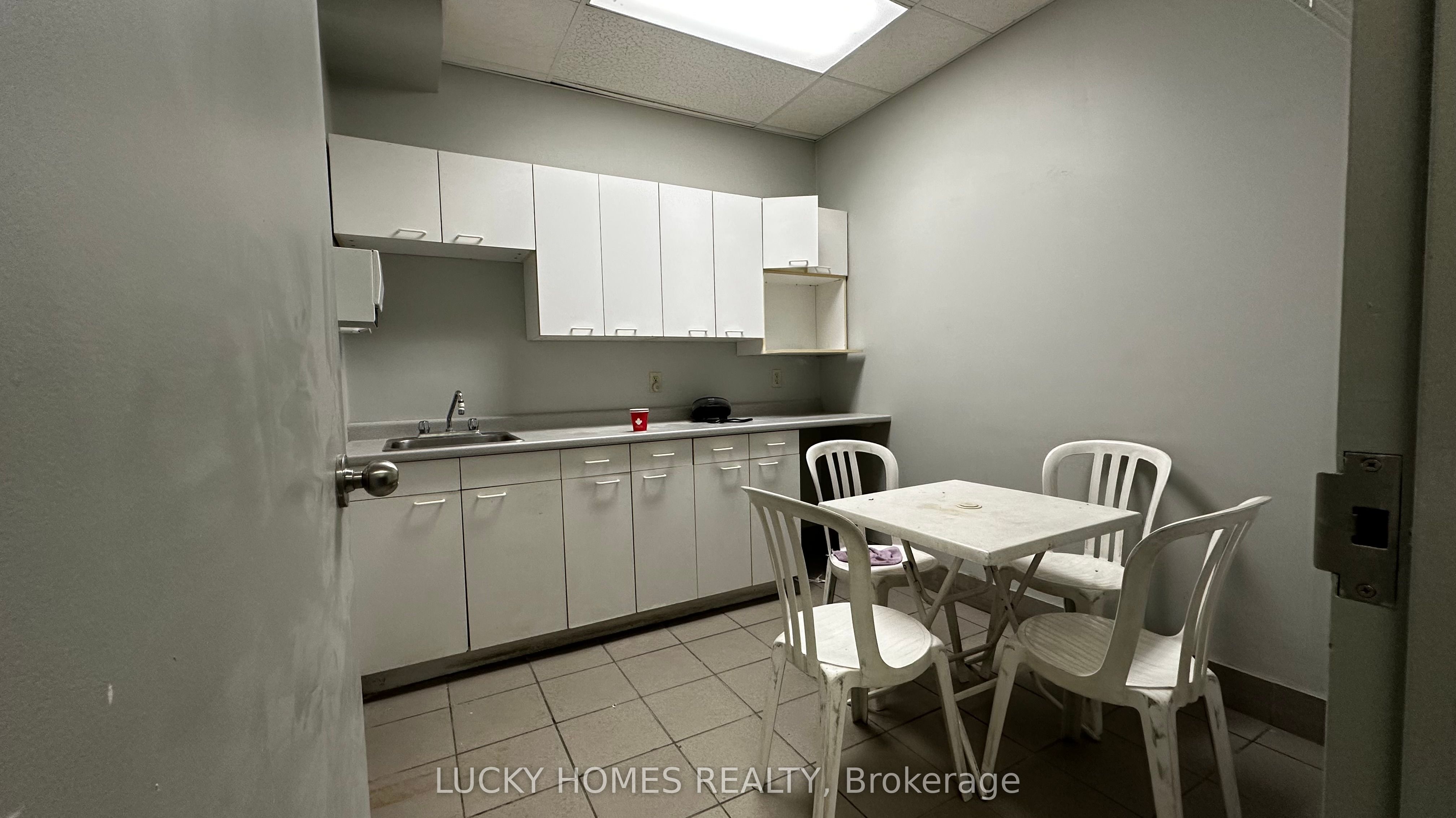 2679 Eglinton Avenue Property Photo 11
