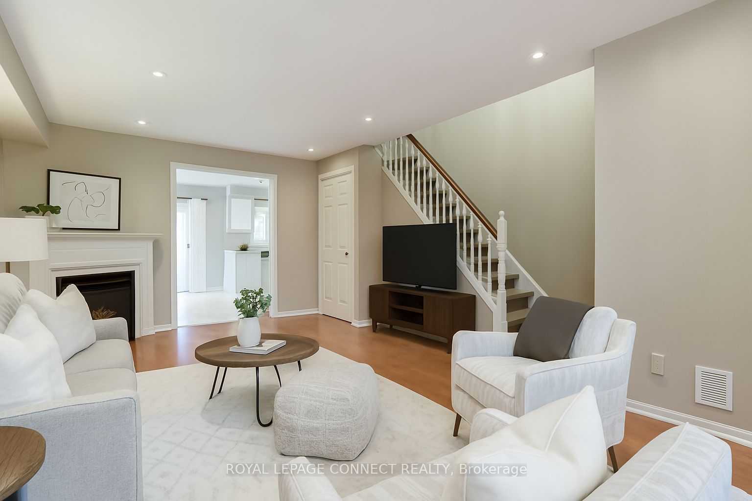 29 Andona Crescent Property Photo 7