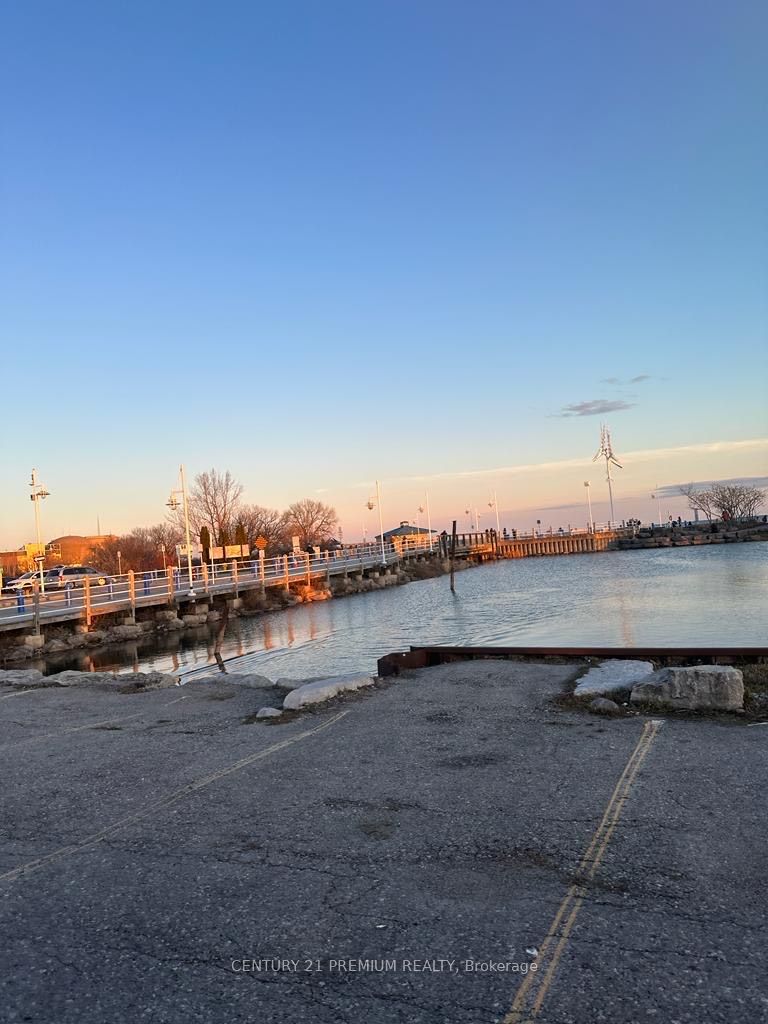 #5 - 1295 Wharf Street Property Photo 4
