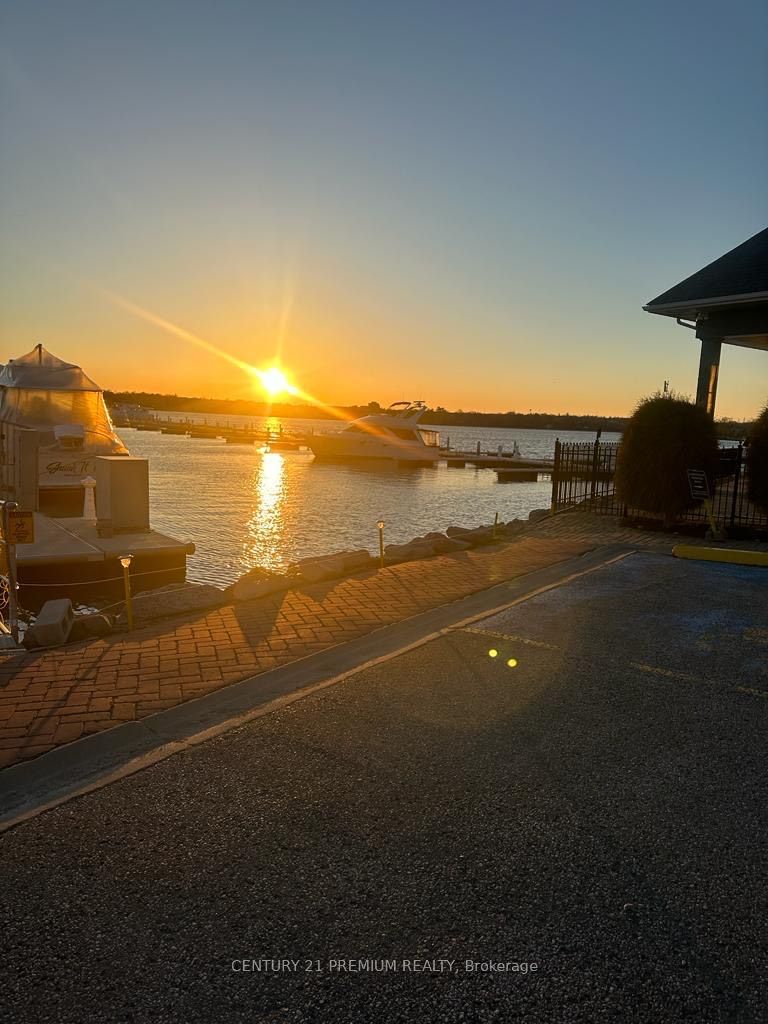 #5 - 1295 Wharf Street Property Photo 6