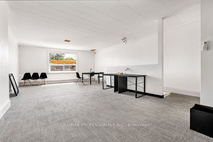 964 Kingston Road Property Photo 3