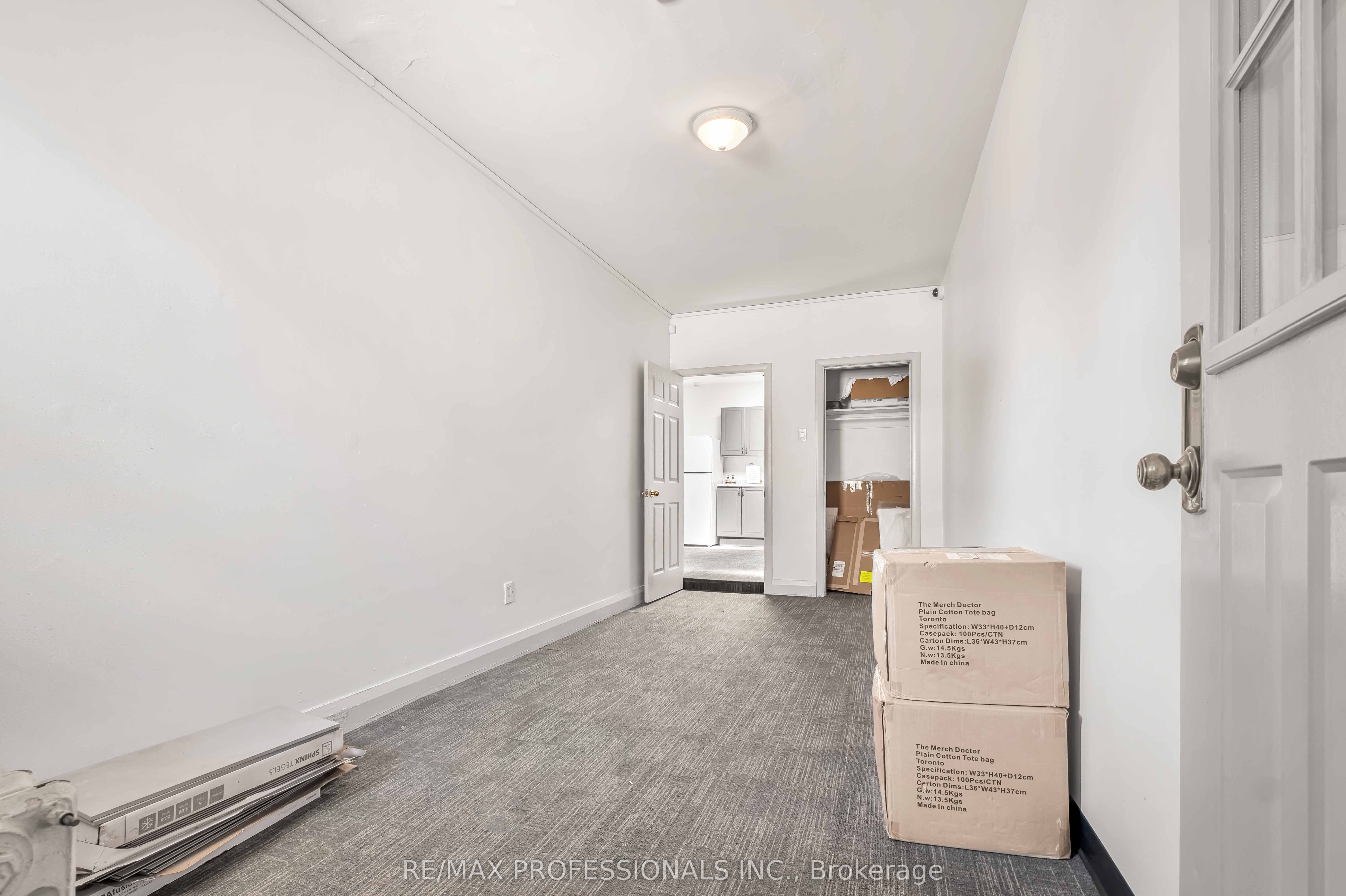964 Kingston Road Property Photo 6