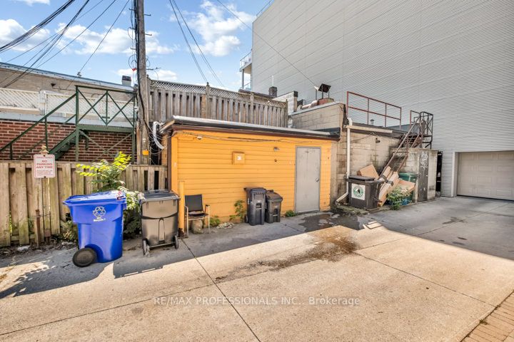 964 Kingston Road Property Photo 14