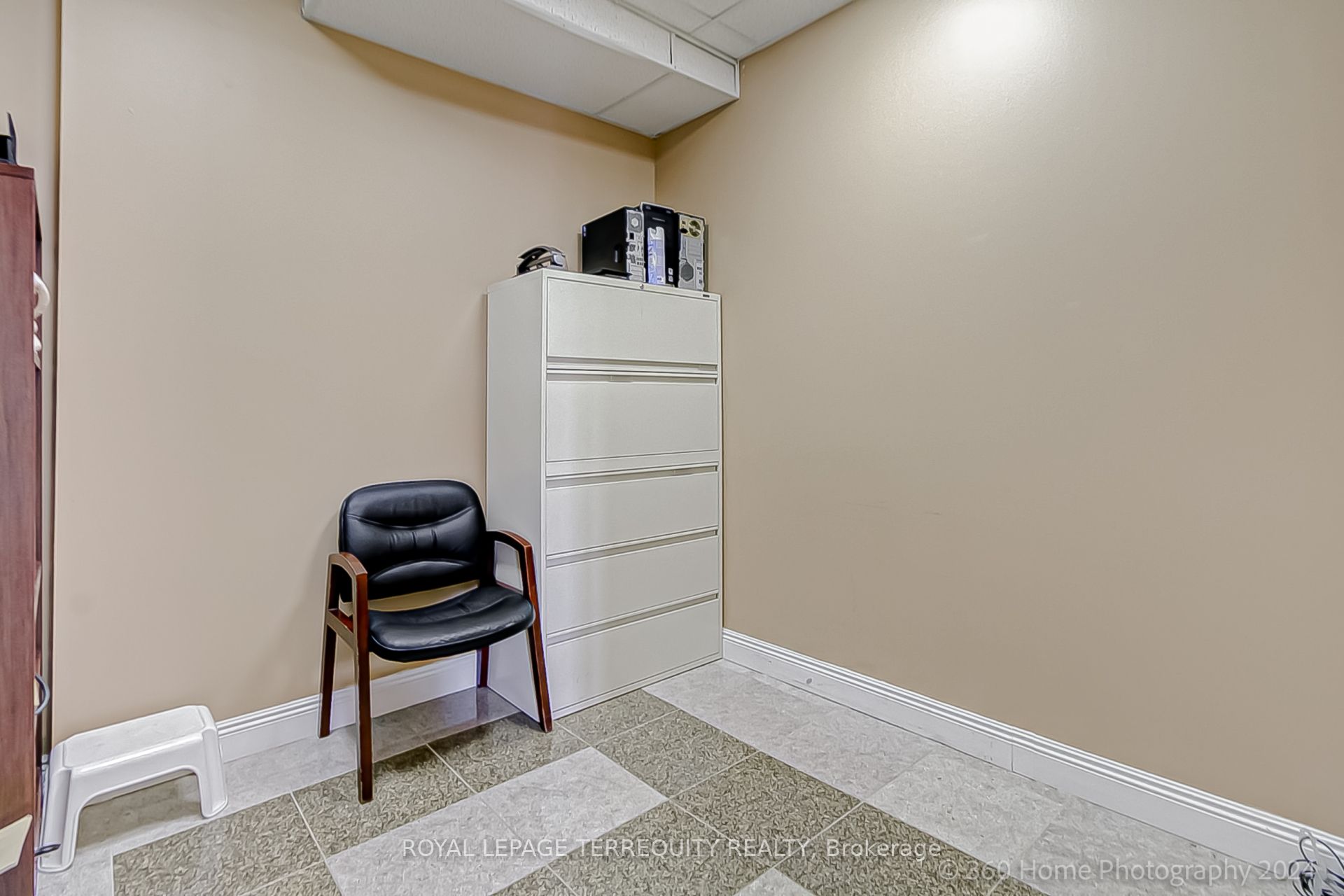 #204 - 80 Corporate Drive Property Photo 7
