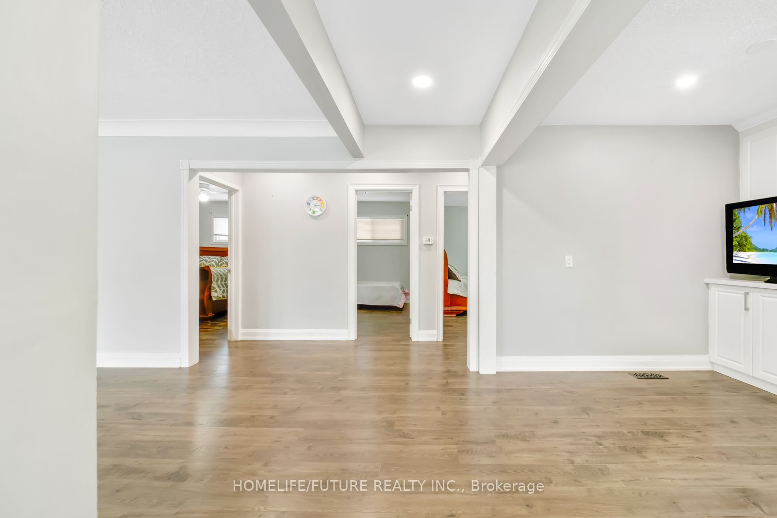 729 Glenforest Street Property Photo 4