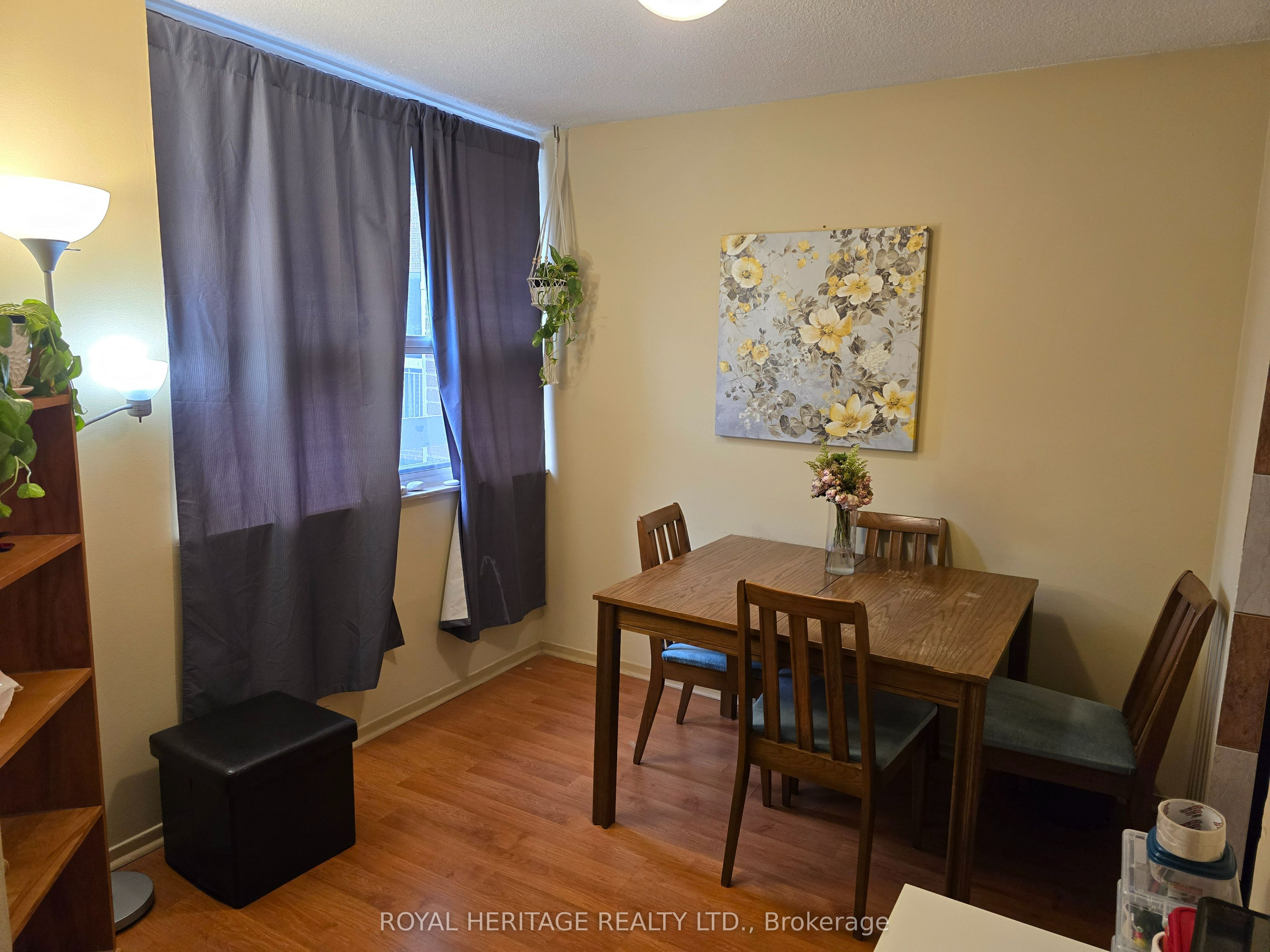 #208 - 4064 Lawrence Avenue Property Photo 1